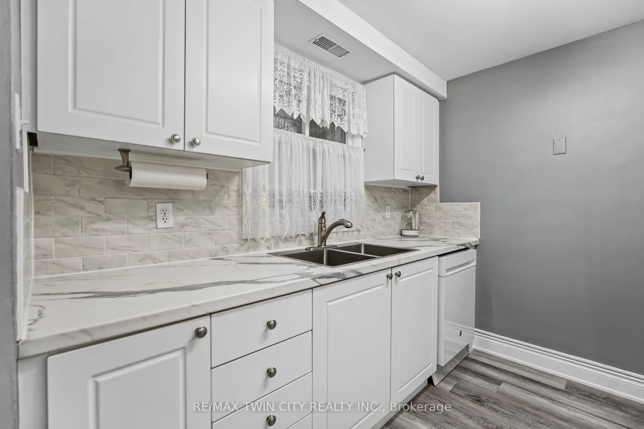 65 Glamis Road #74
