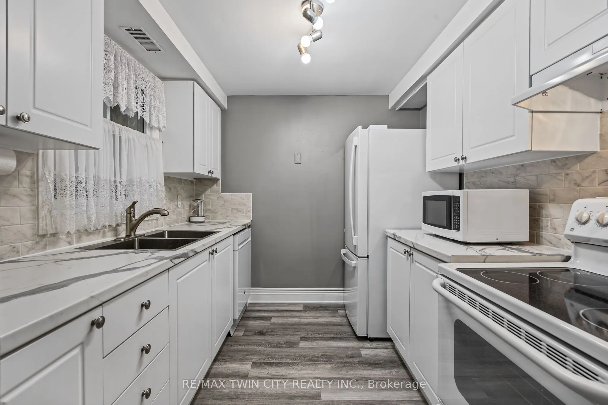 65 Glamis Road #74