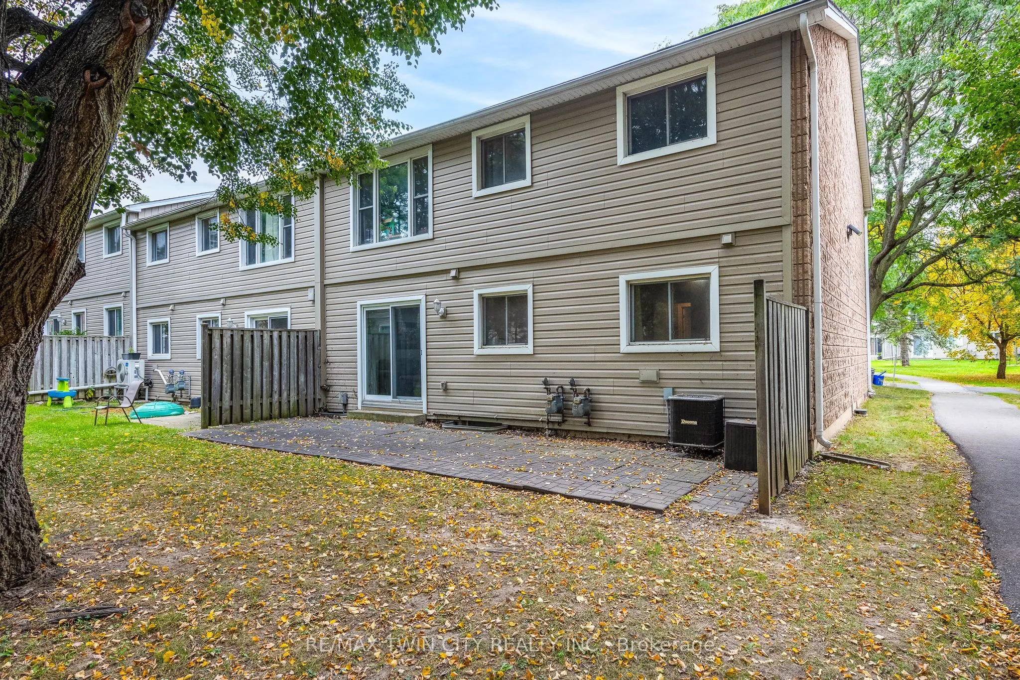 65 Glamis Road #74