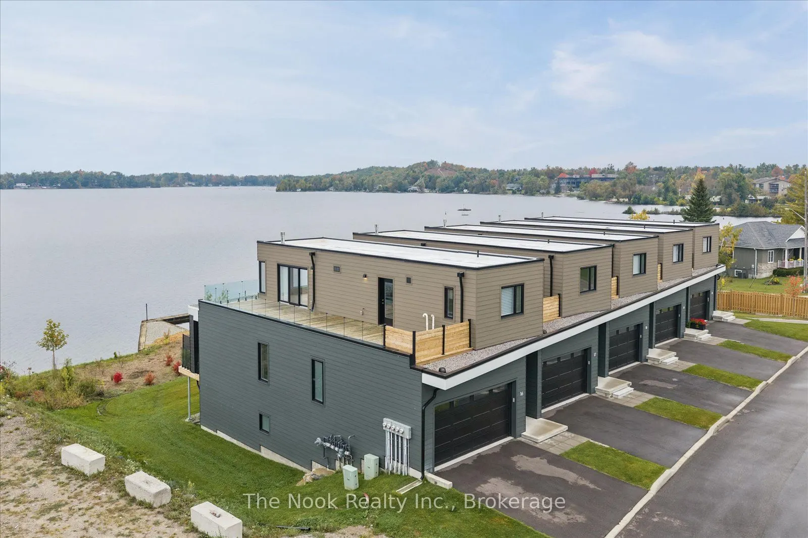 19 West Street N #16