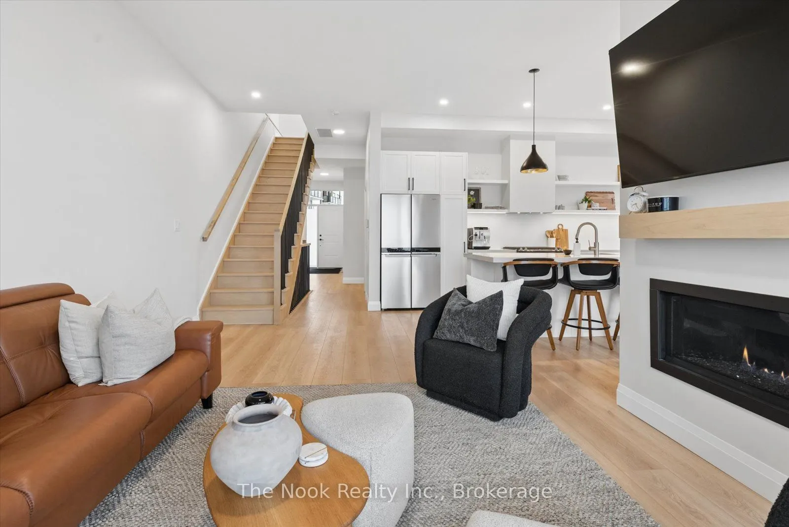 19 West Street N #16