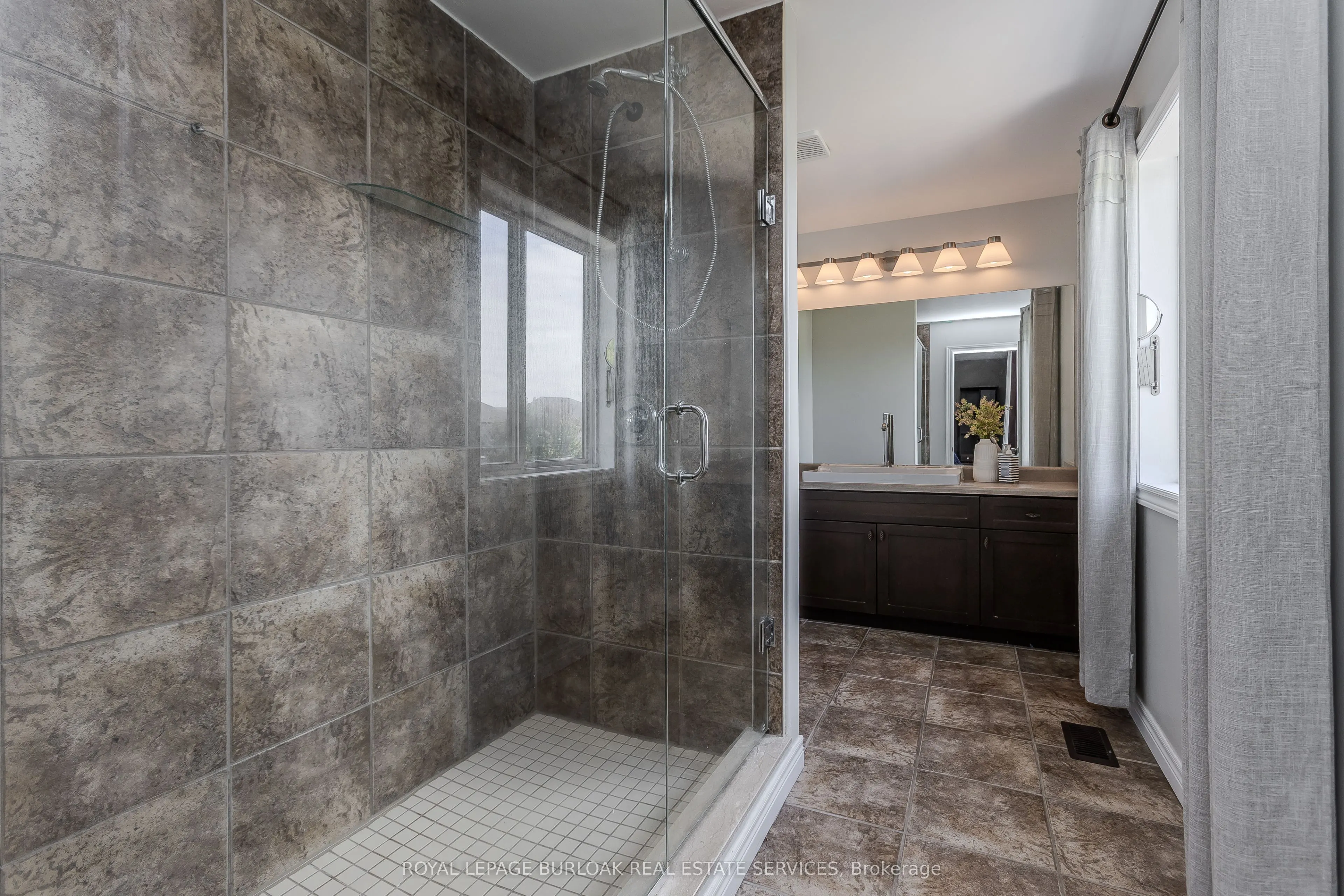 32 Great Oak Trail