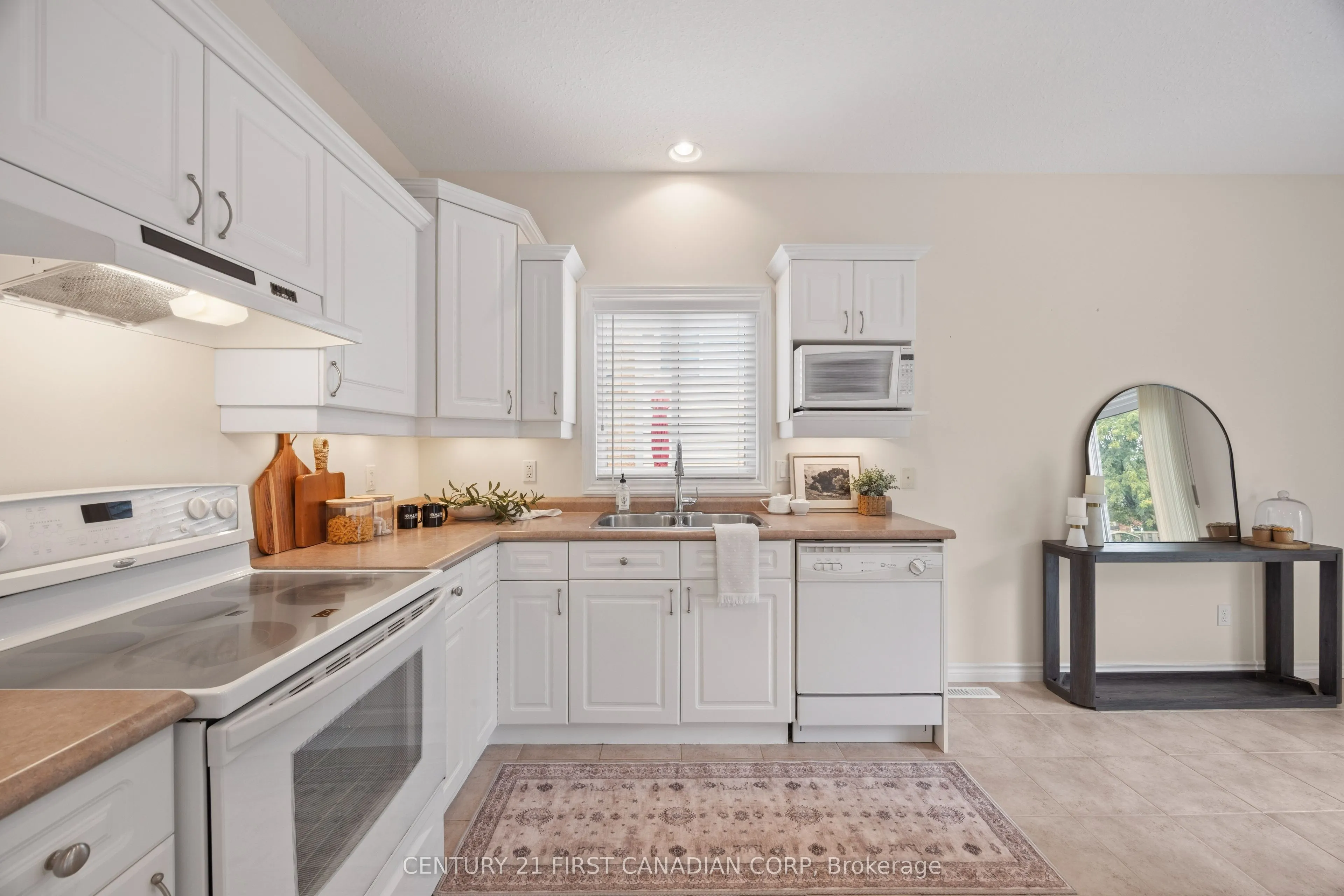 1777 Ennismore Crescent