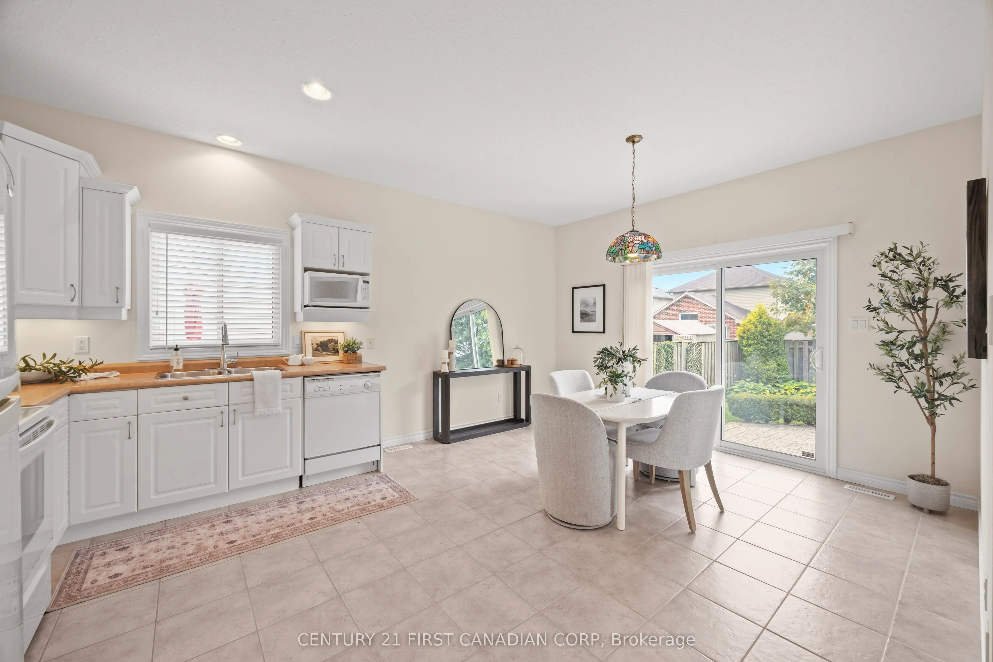 1777 Ennismore Crescent