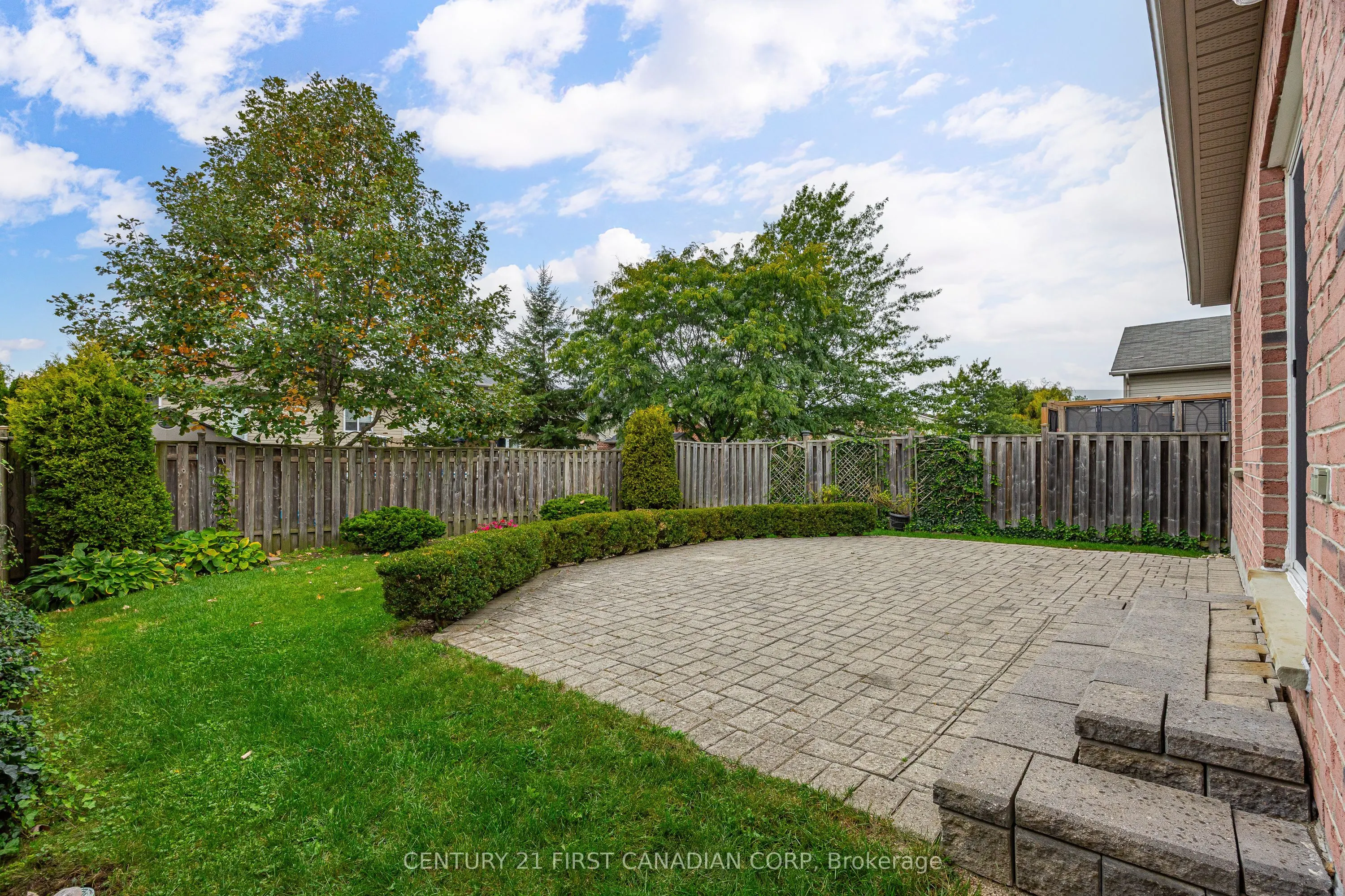 1777 Ennismore Crescent