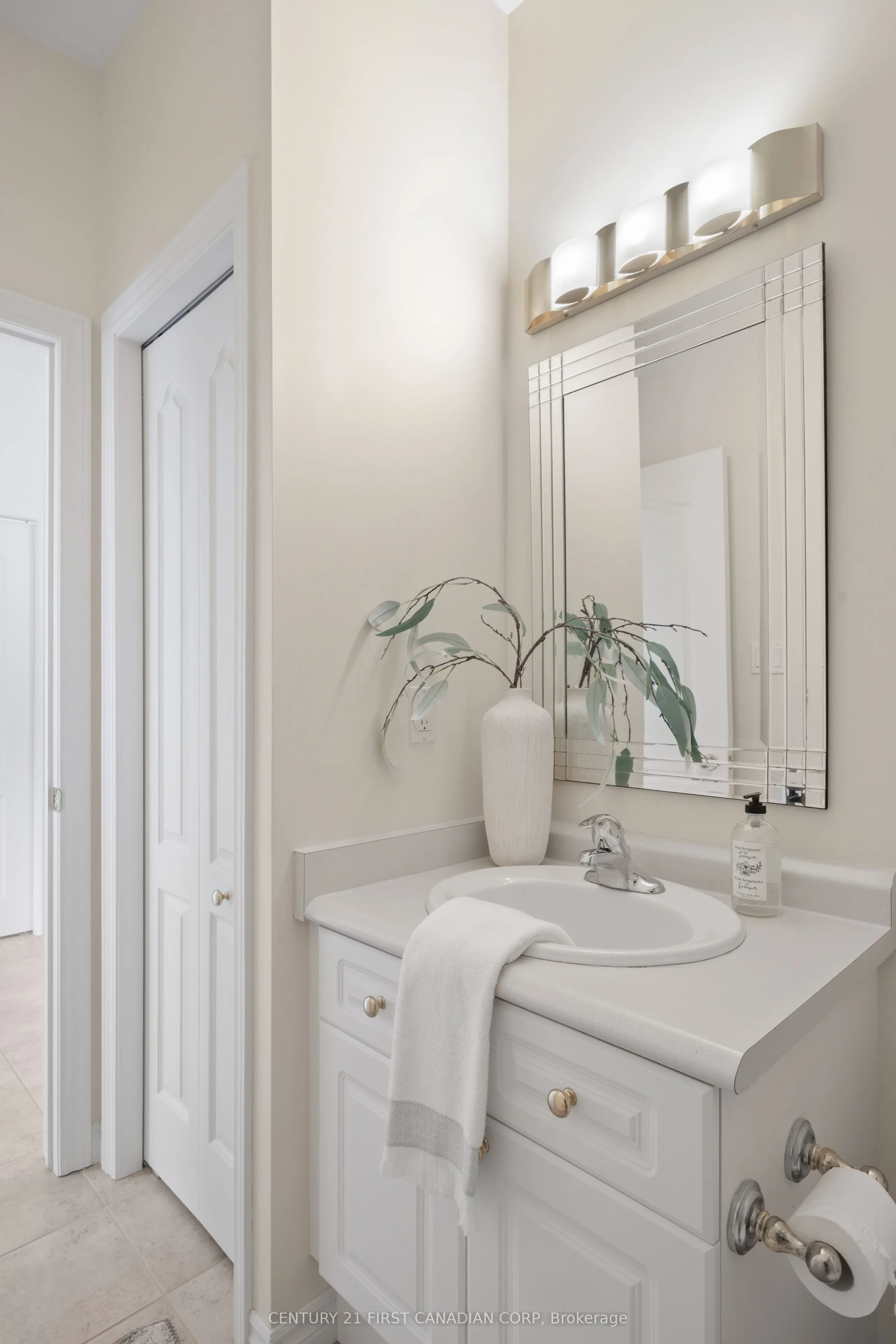 1777 Ennismore Crescent