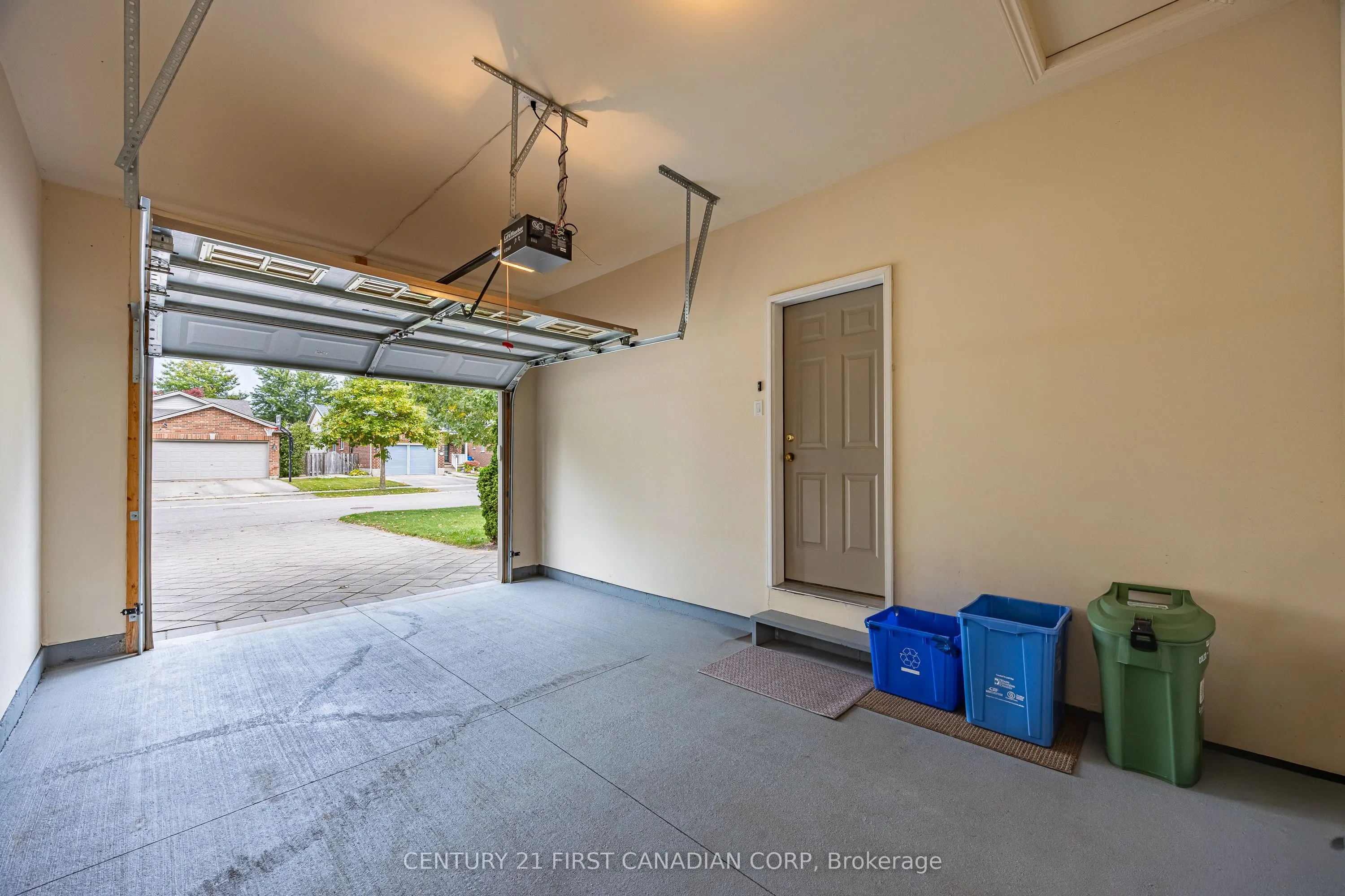 1777 Ennismore Crescent