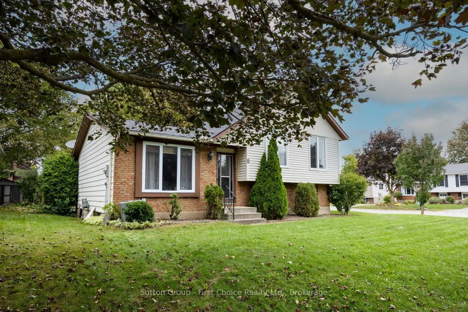 8 SARGINT Street