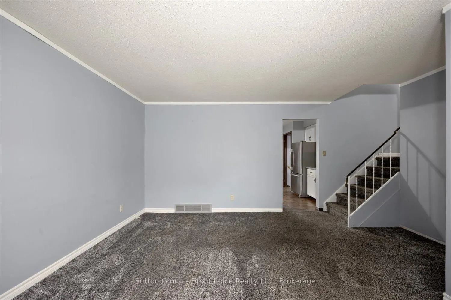 8 SARGINT Street