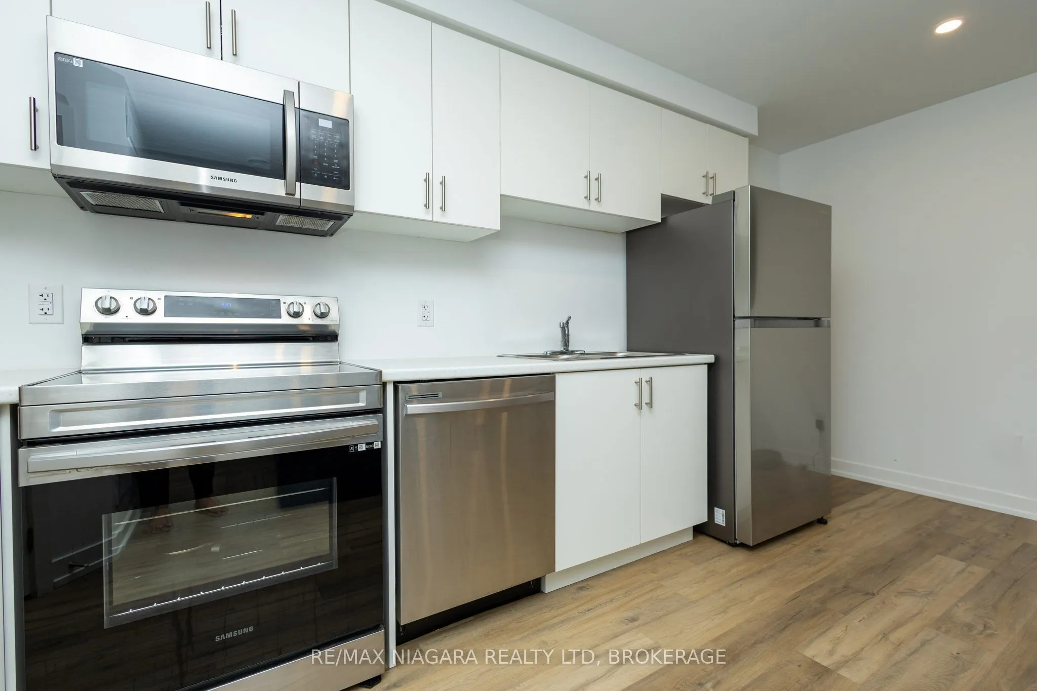 4263 Fourth Avenue #211