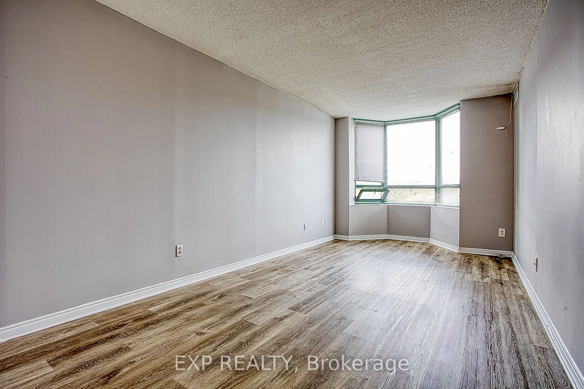 17 King Street E #502