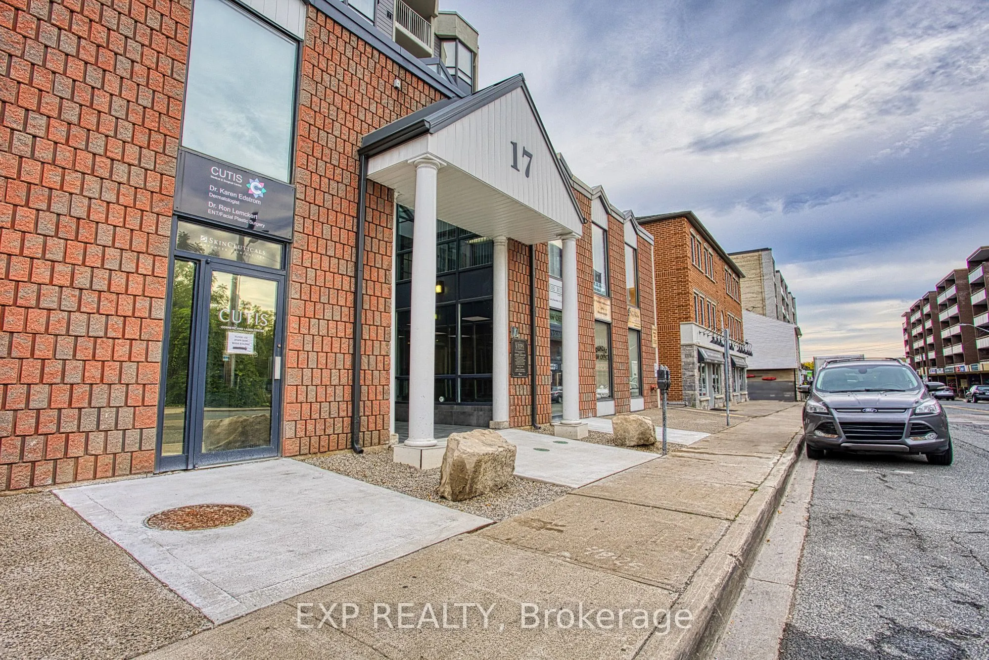 17 King Street E #502