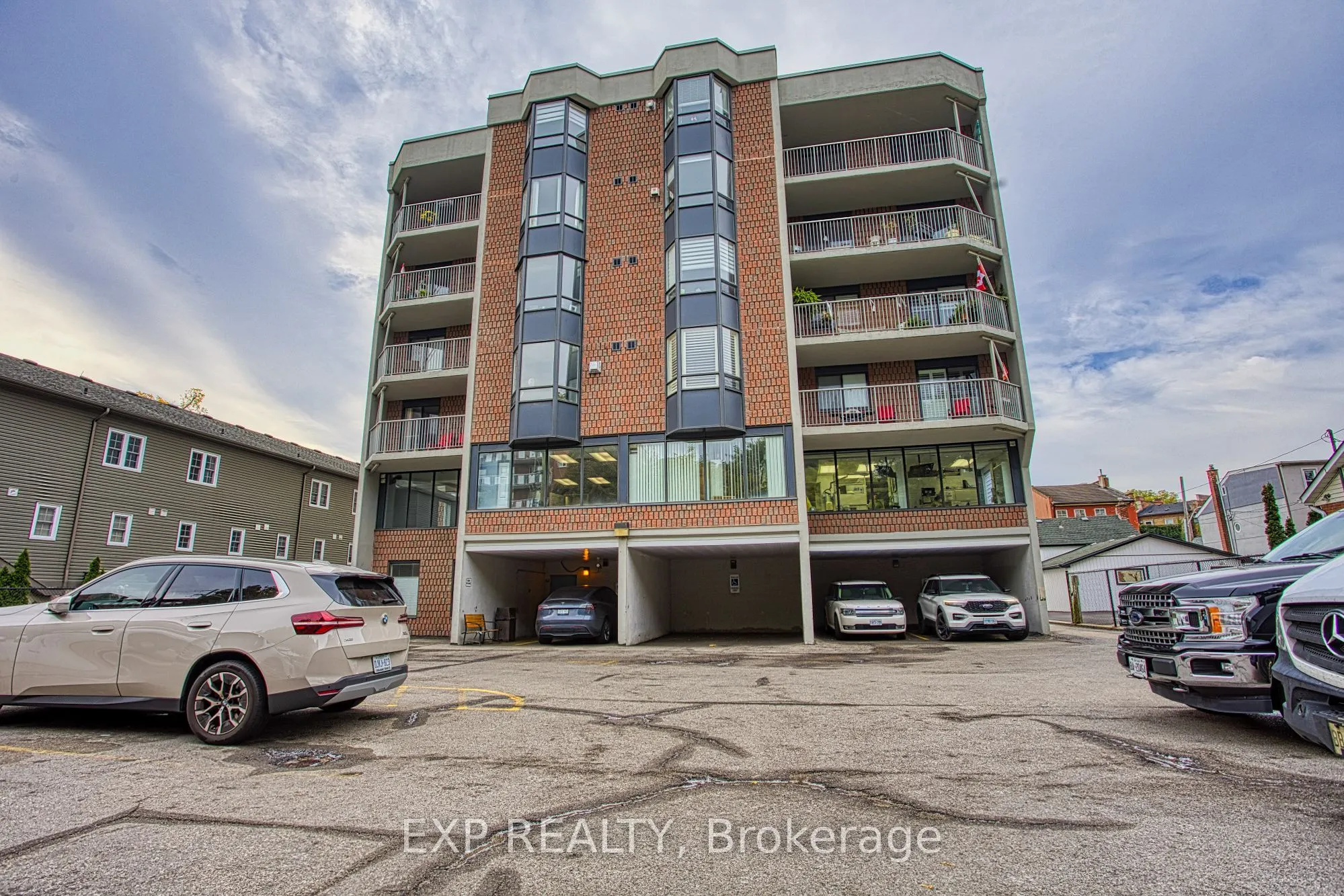 17 King Street E #502