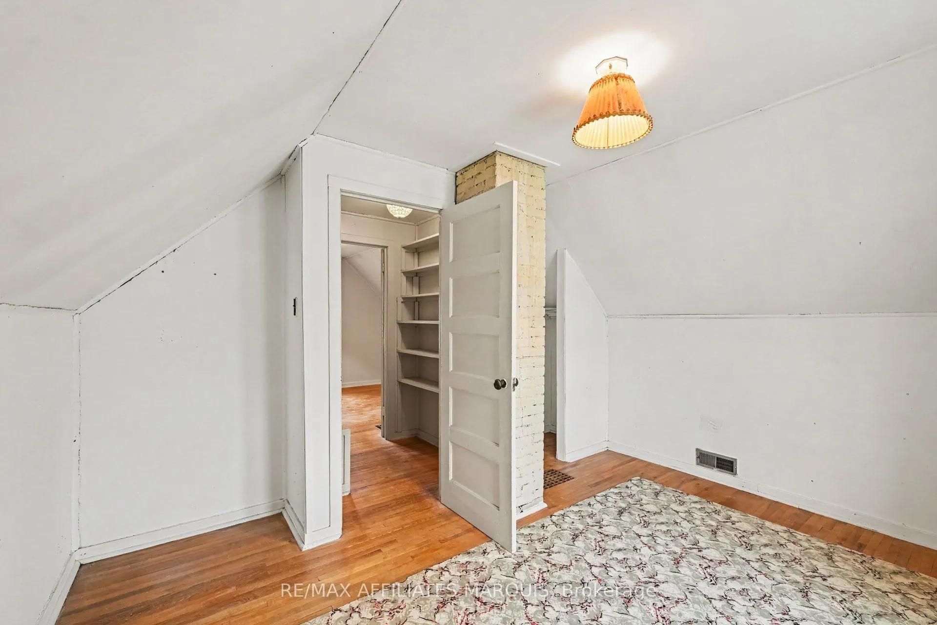 19 Churchill Crescent