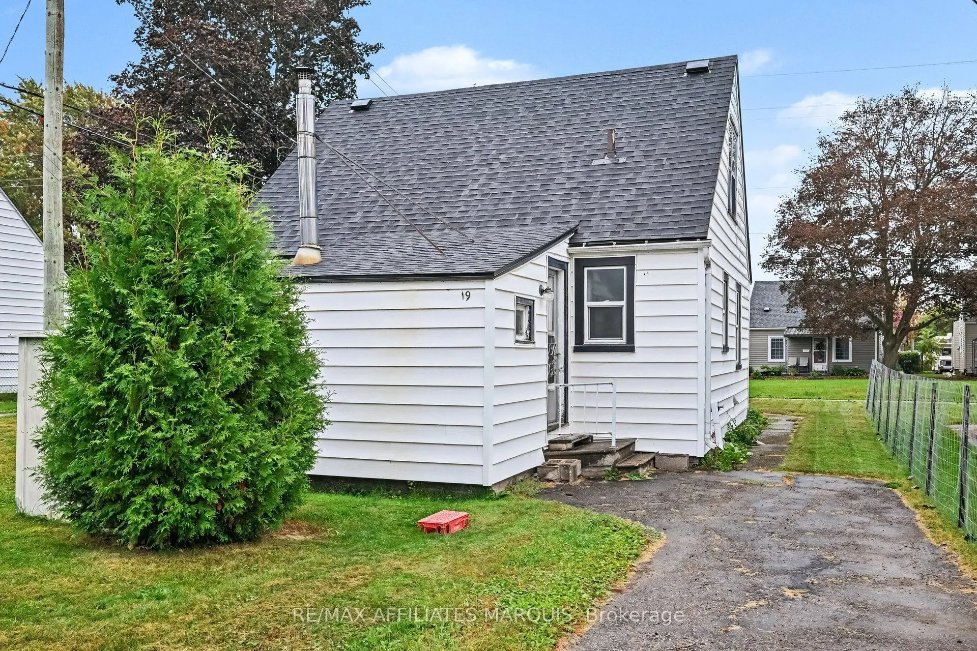 19 Churchill Crescent