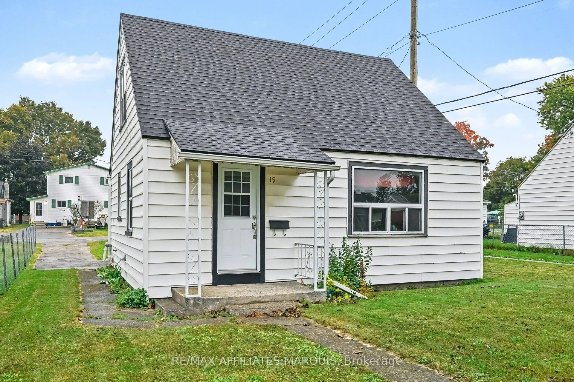 19 Churchill Crescent