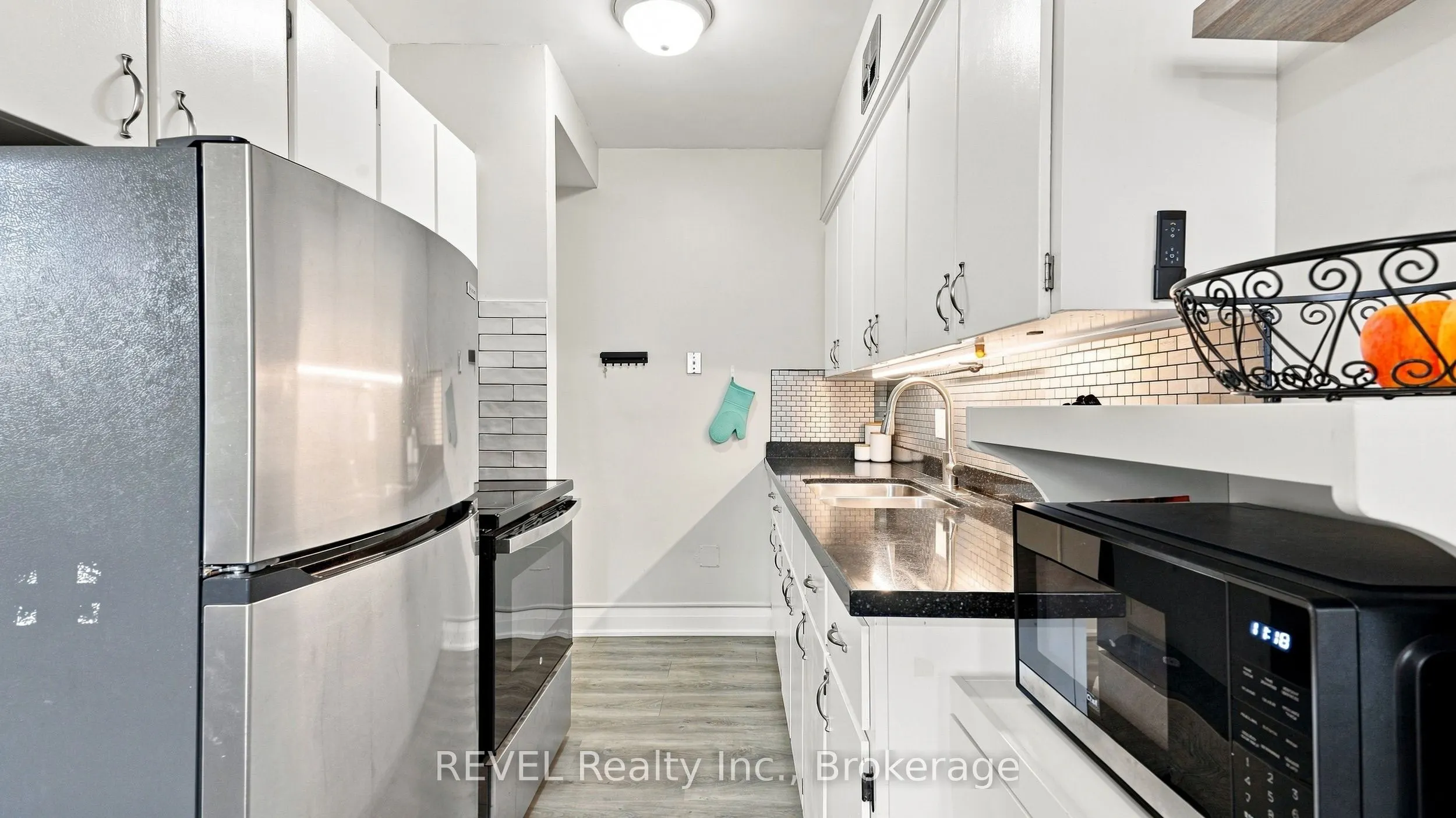450 Carlton Street #3