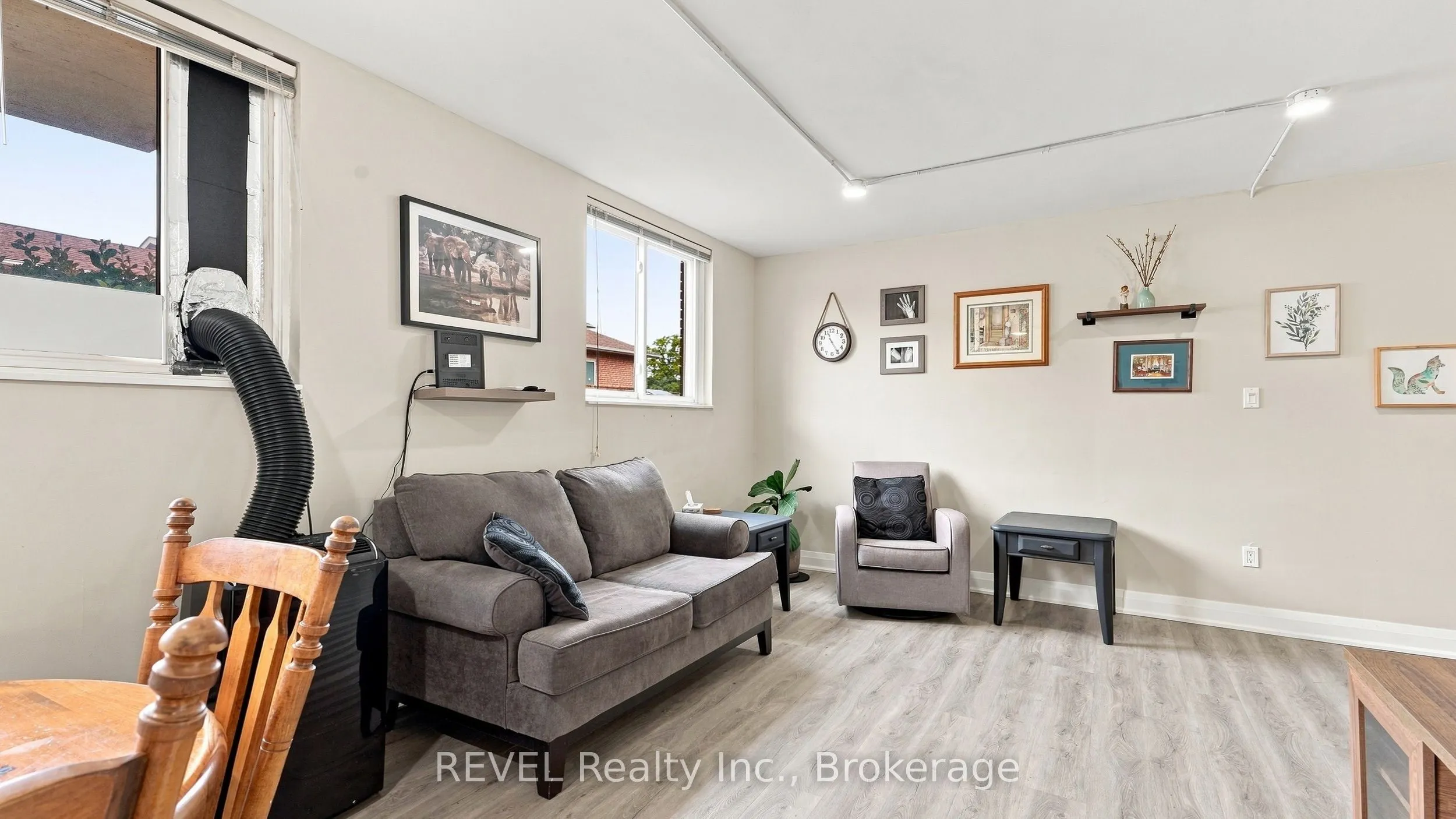 450 Carlton Street #3