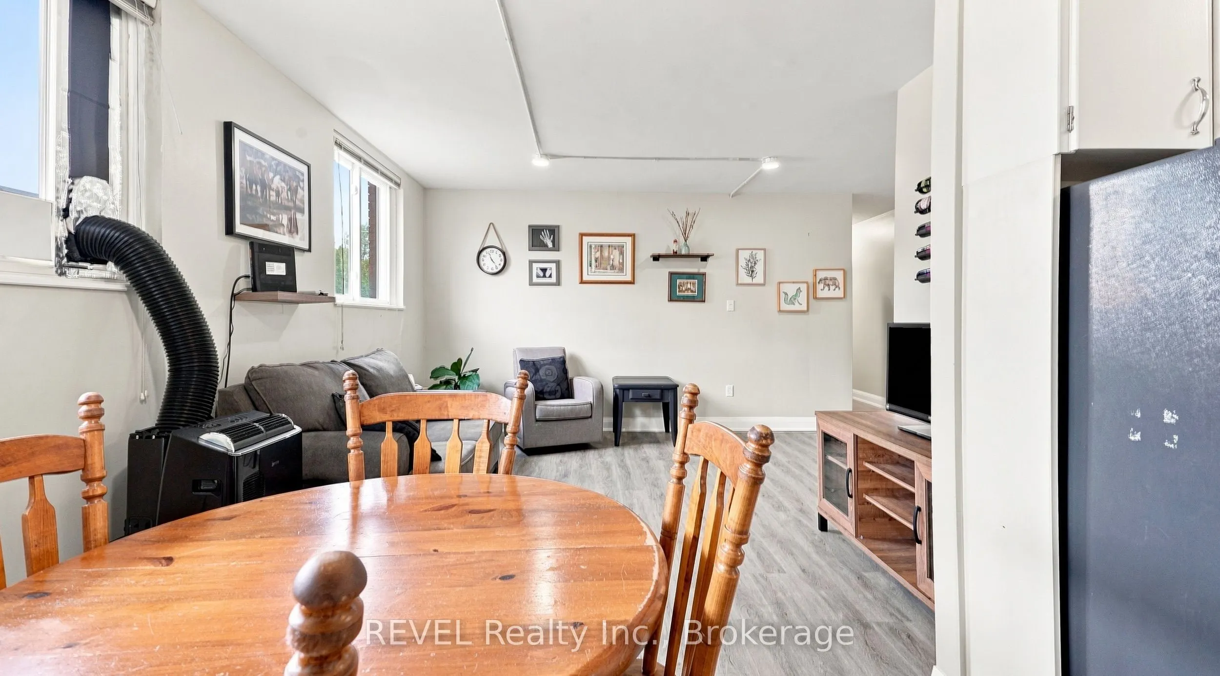 450 Carlton Street #3