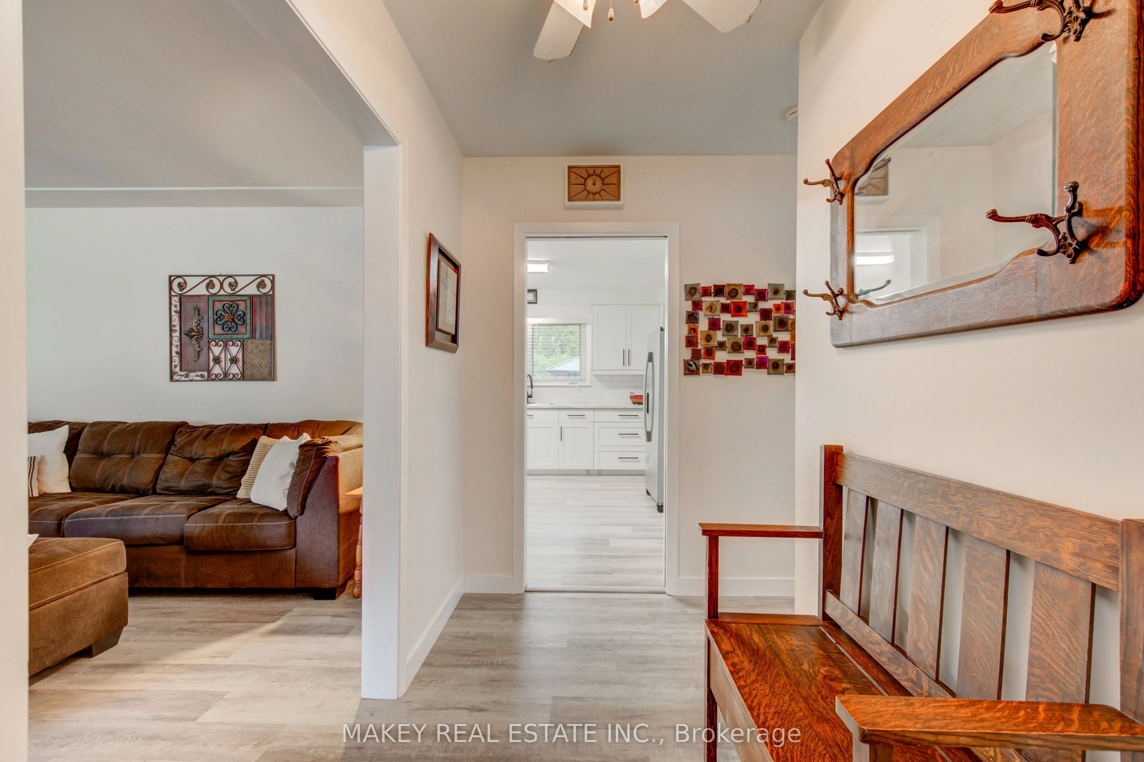 297 Main Street W
