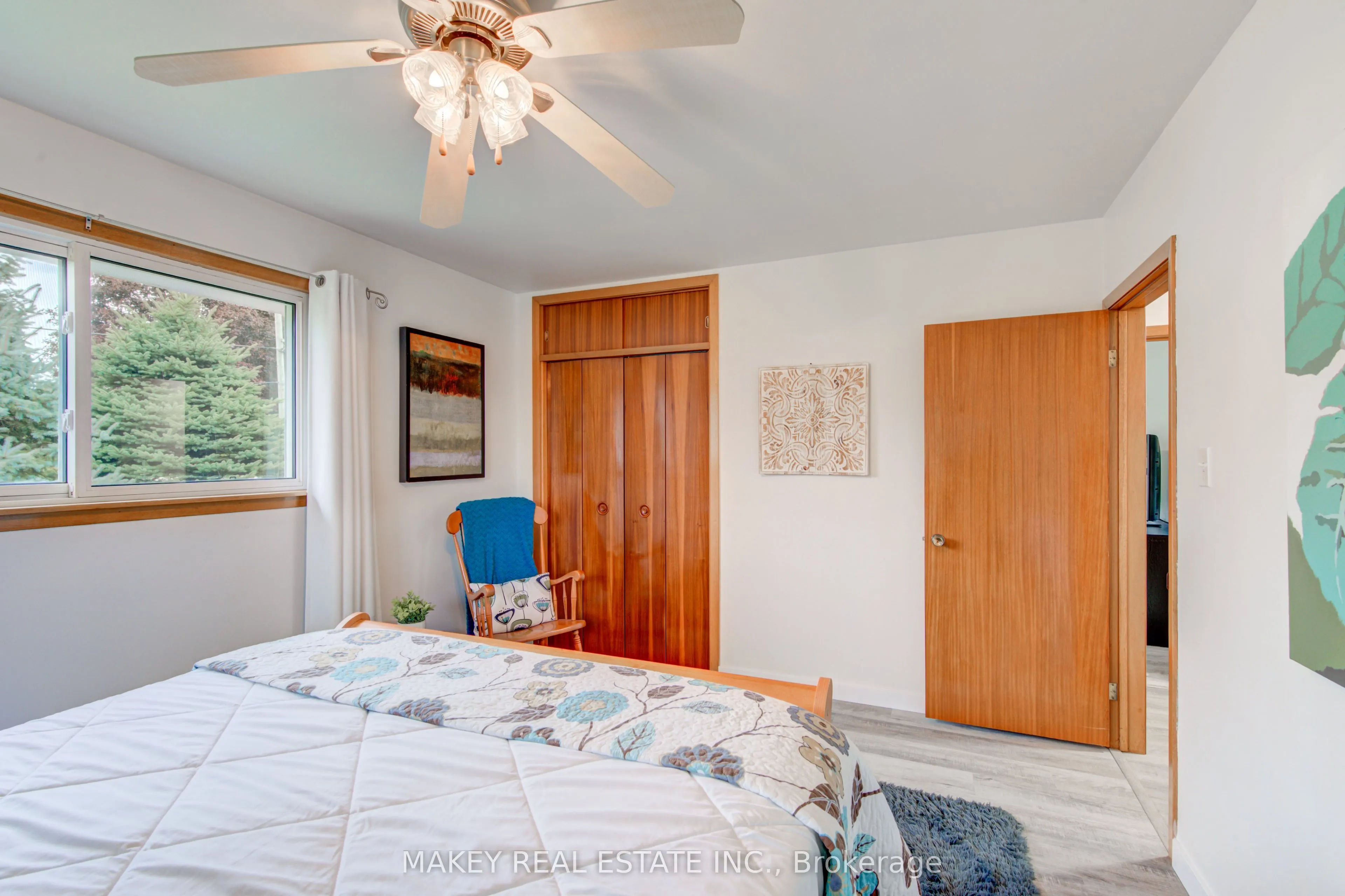 297 Main Street W