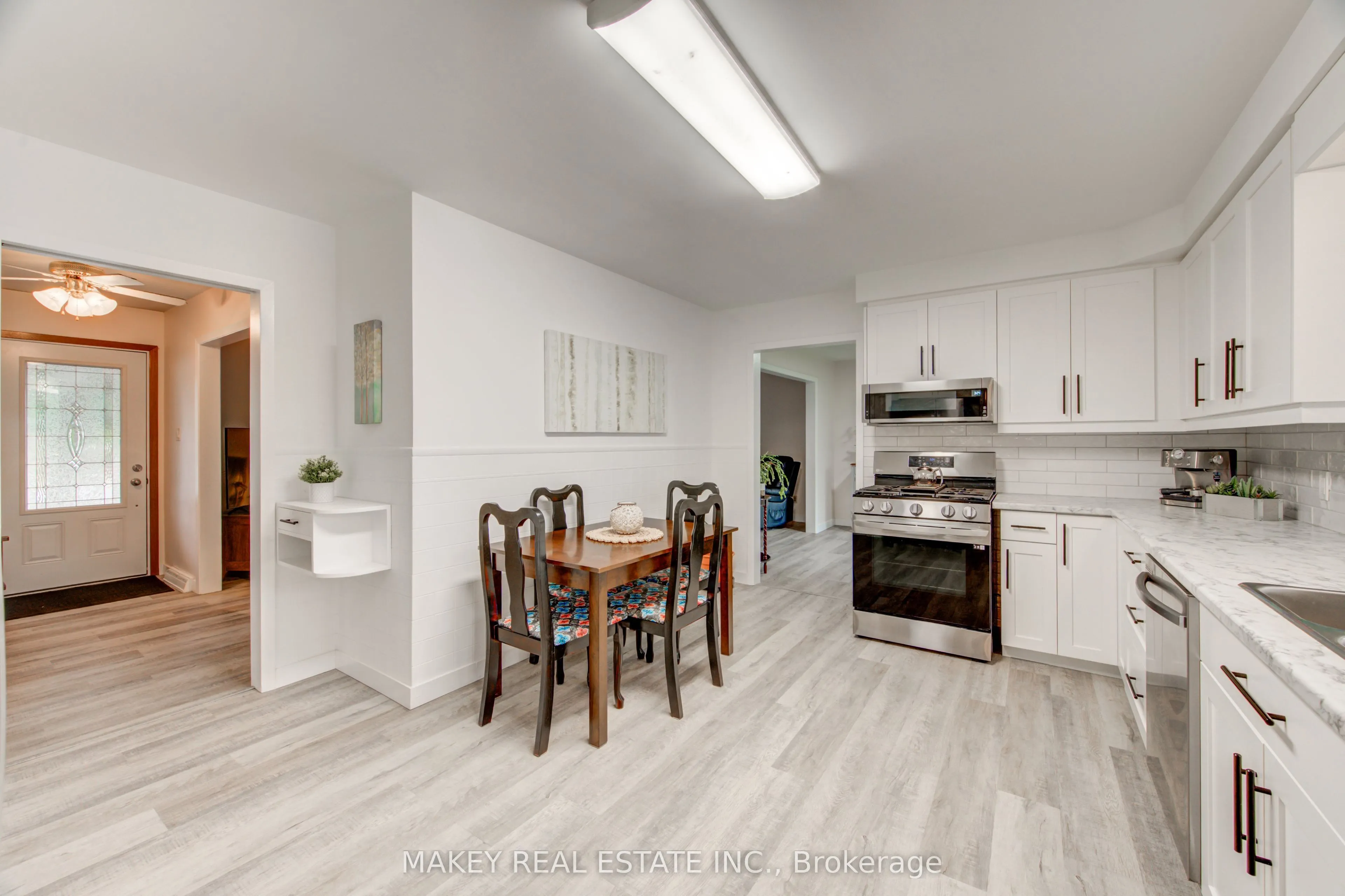 297 Main Street W