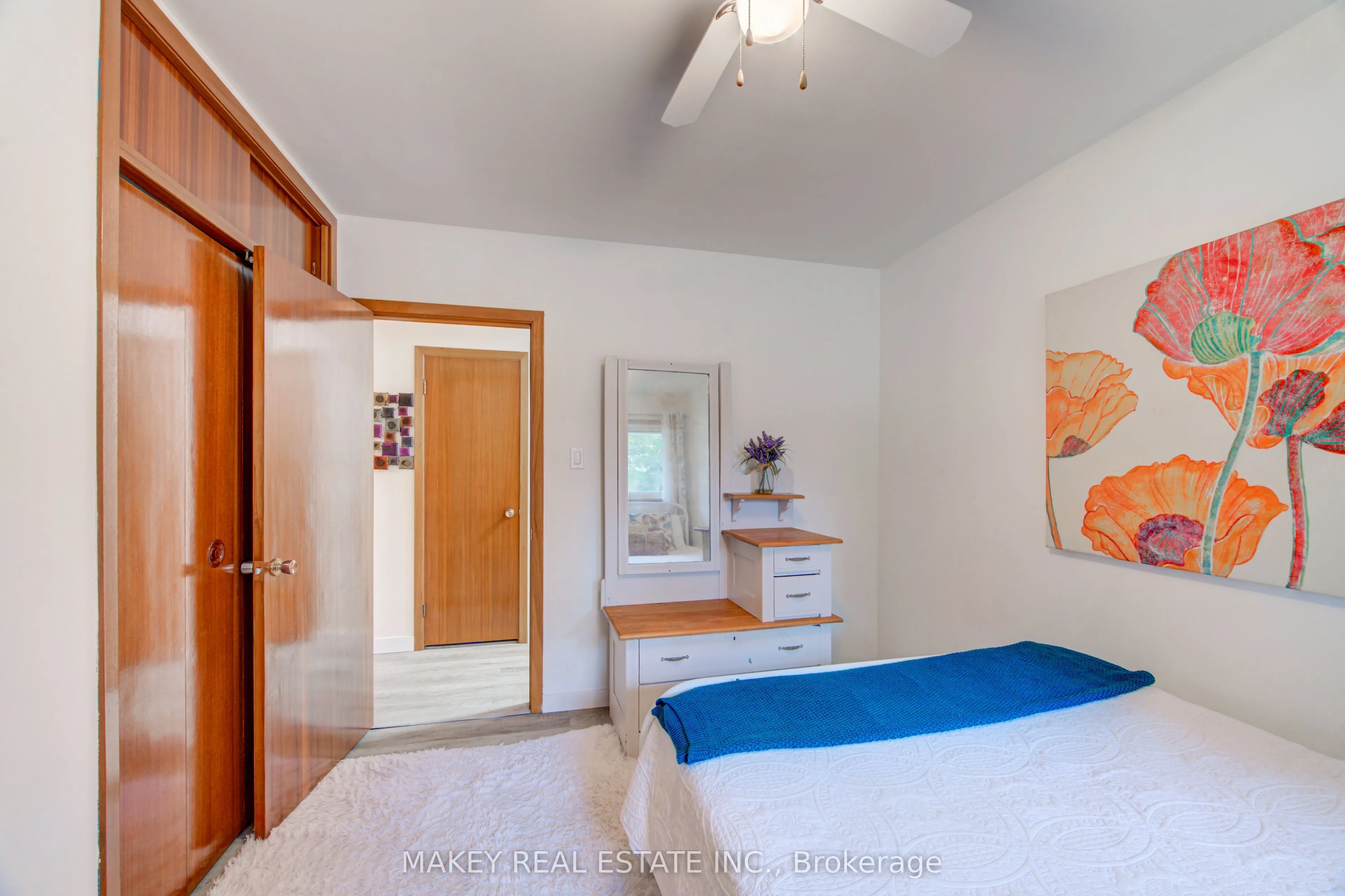 297 Main Street W