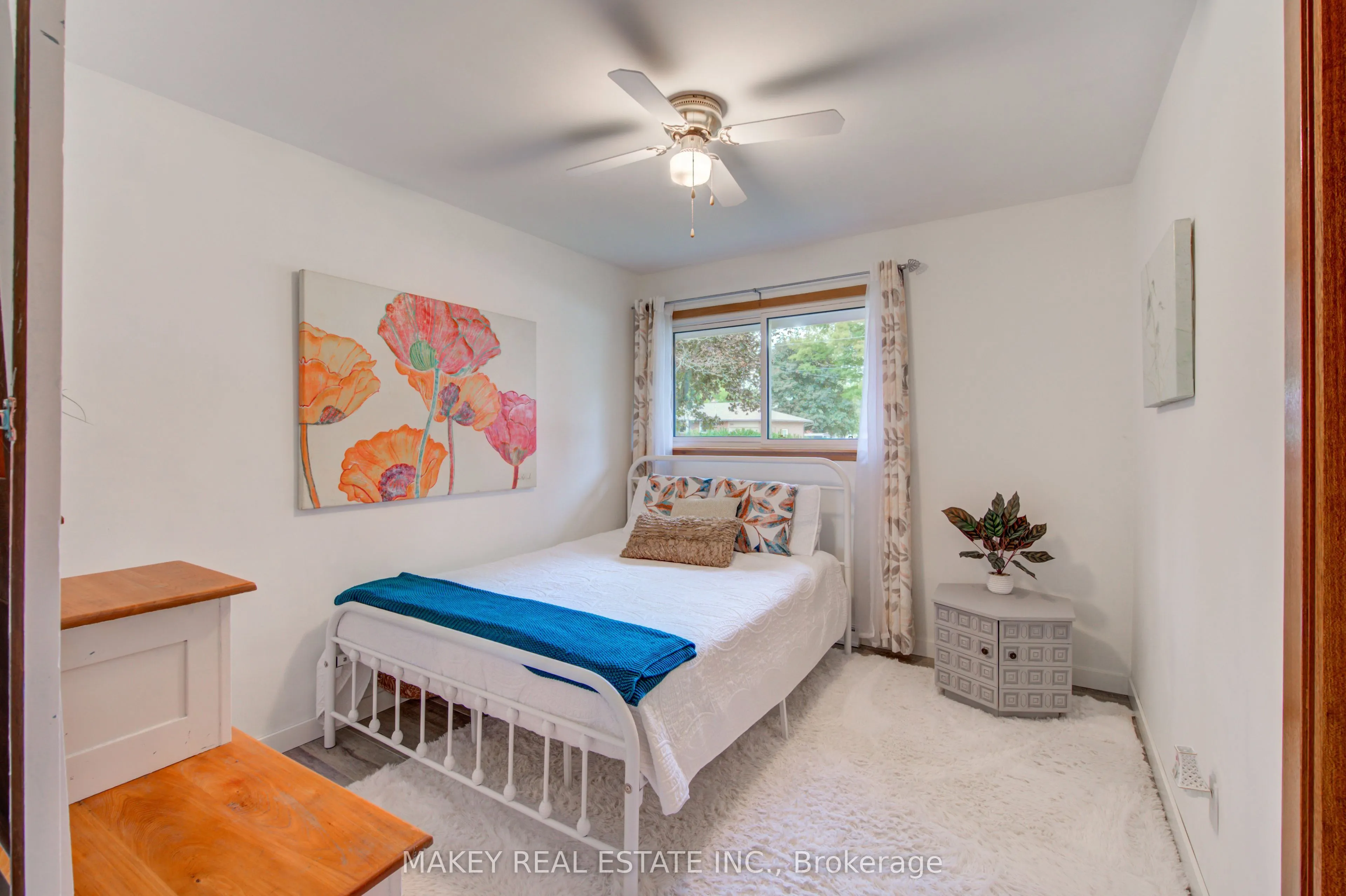 297 Main Street W