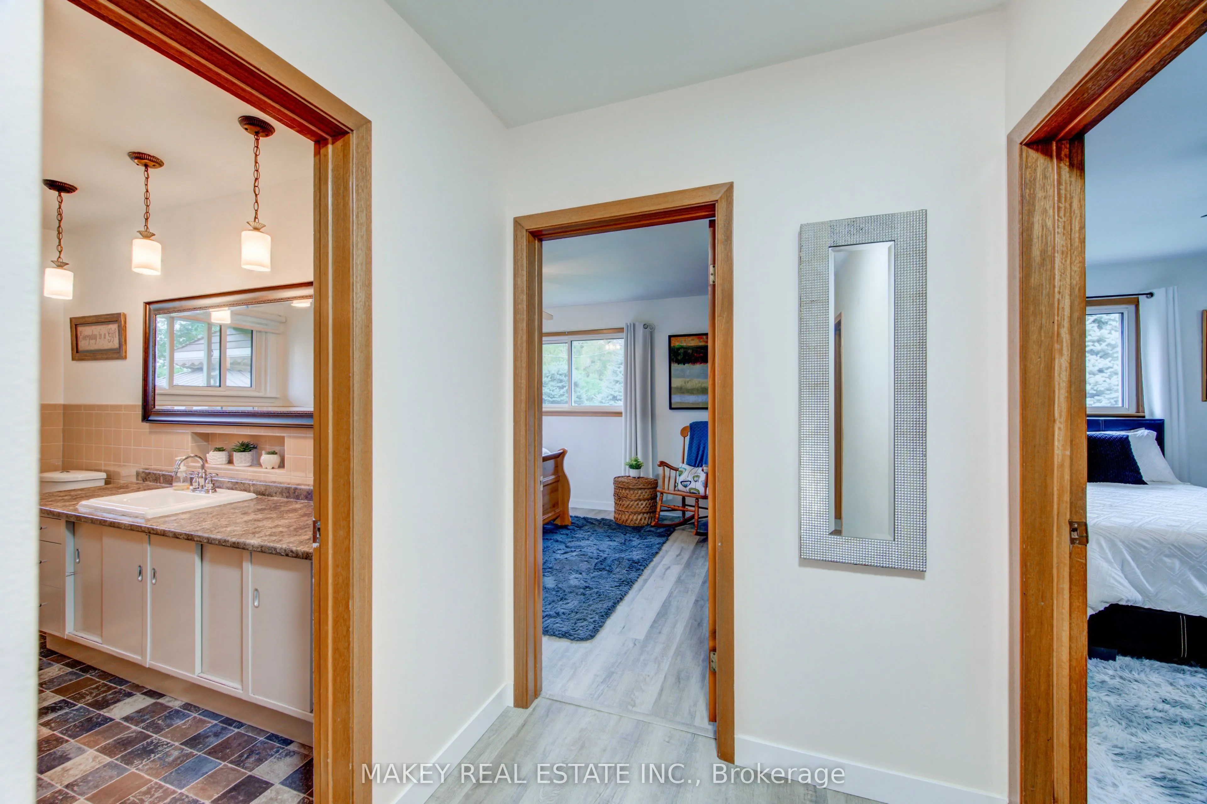 297 Main Street W