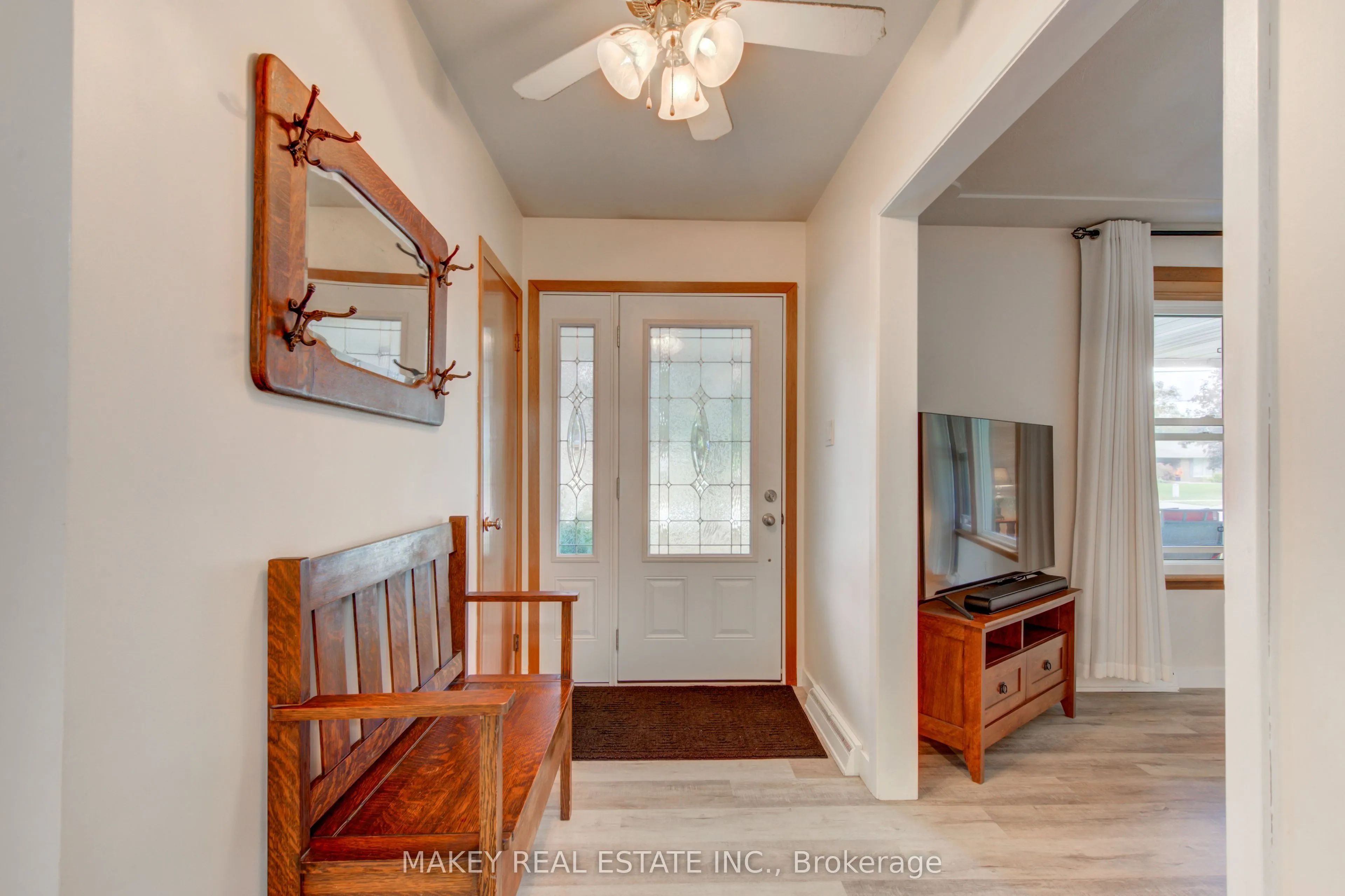 297 Main Street W