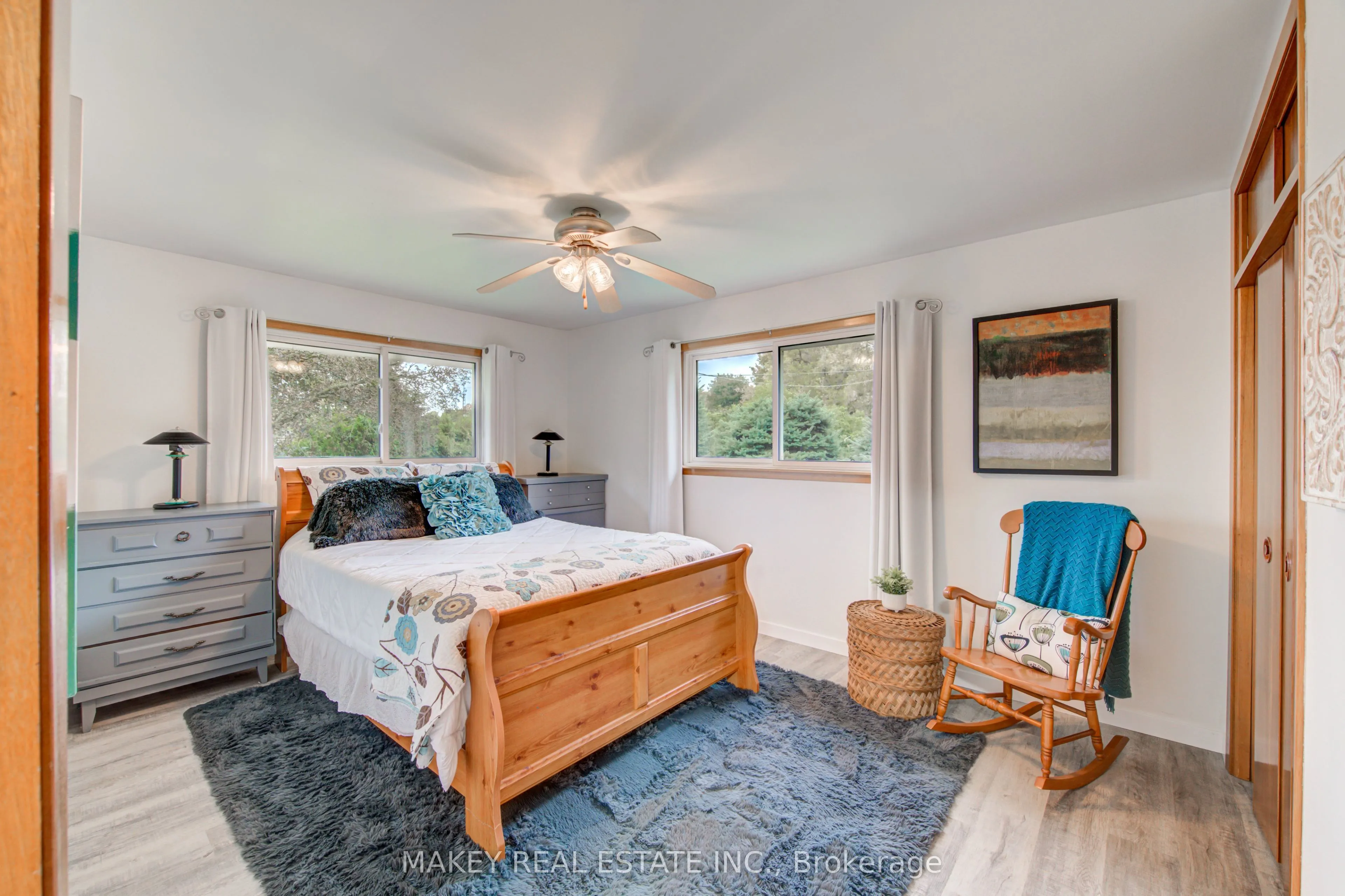 297 Main Street W