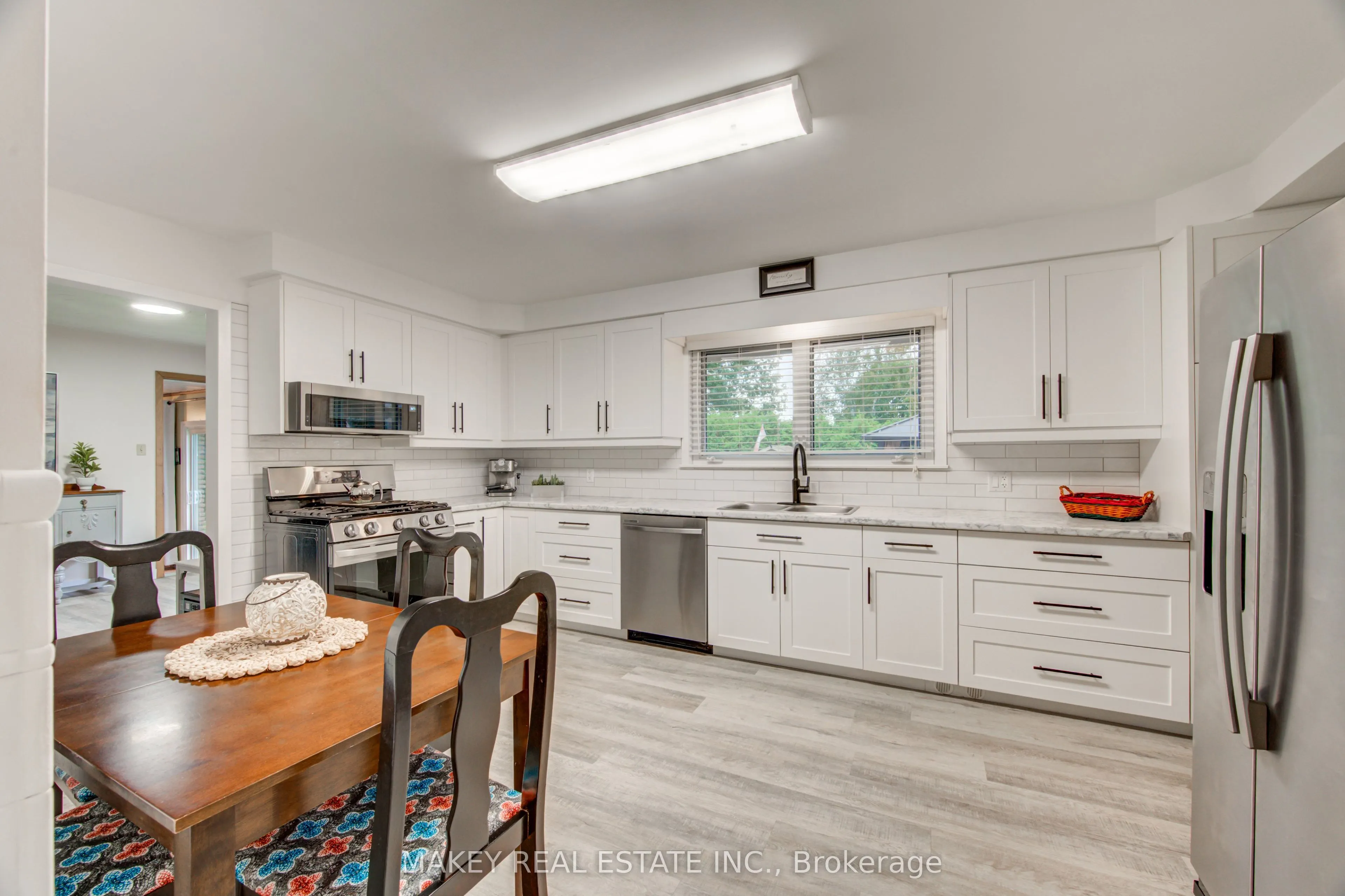 297 Main Street W
