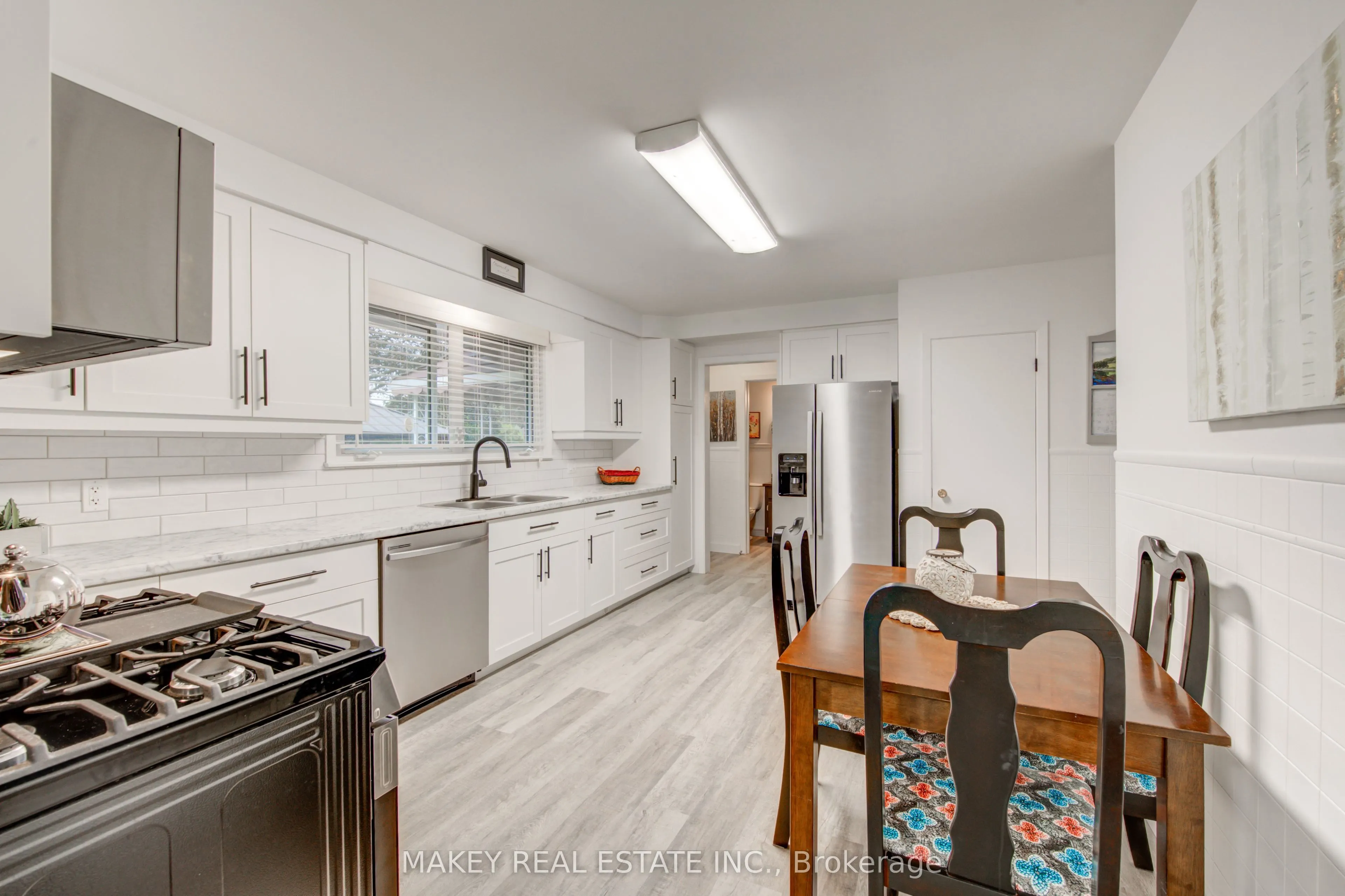 297 Main Street W
