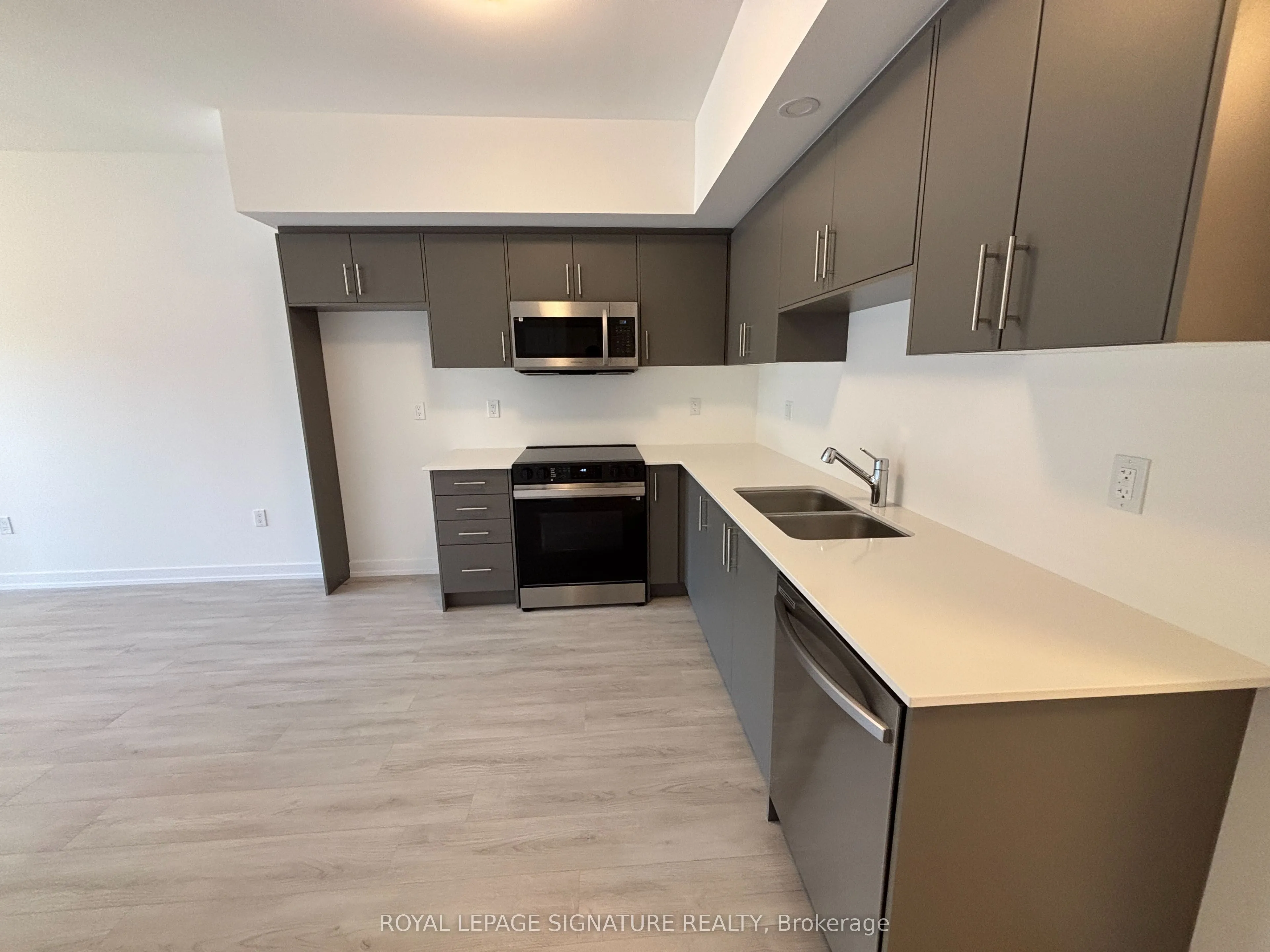 42 Lowes Road W #16
