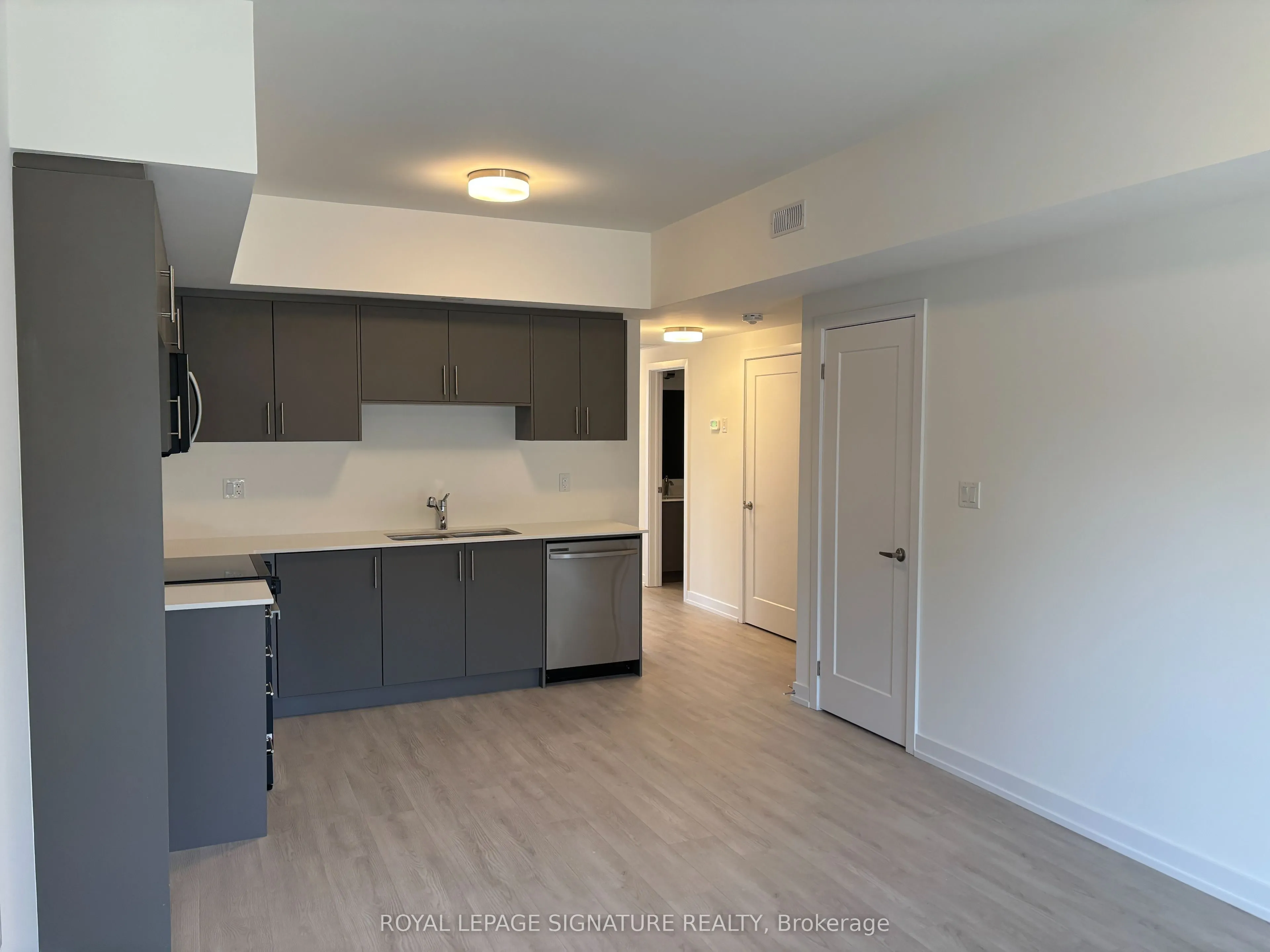 42 Lowes Road W #16