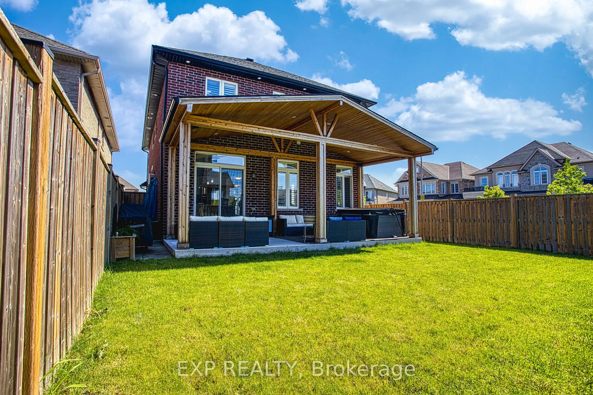 17 Narbonne Crescent