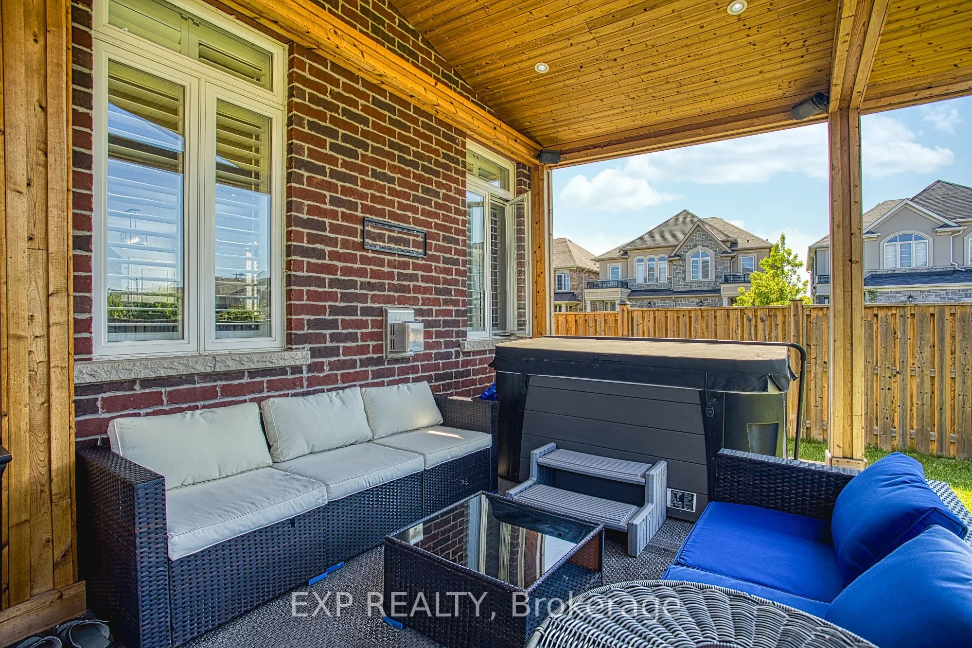 17 Narbonne Crescent
