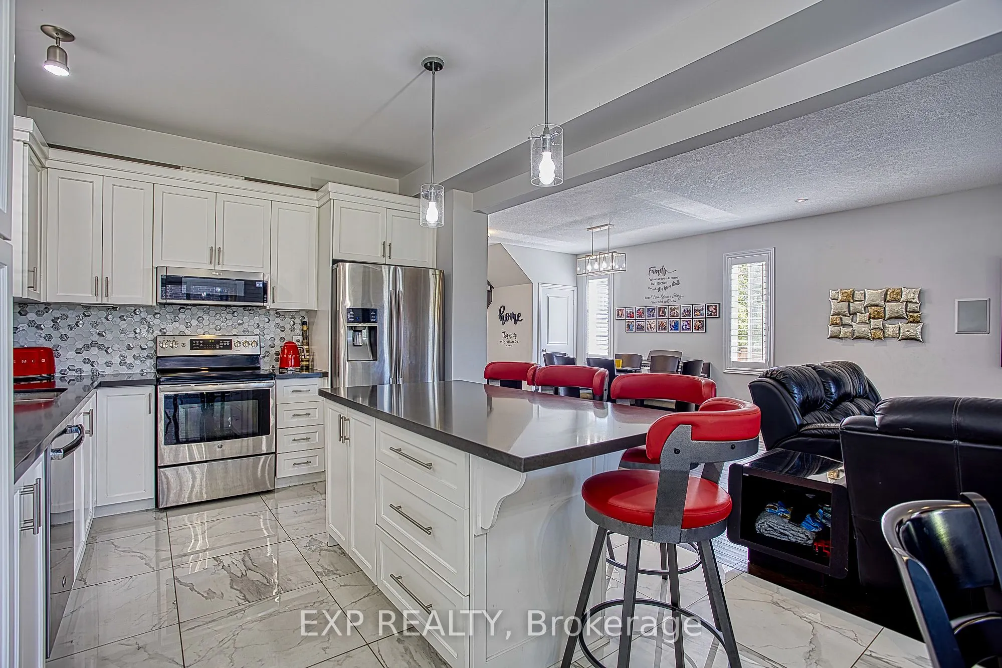 17 Narbonne Crescent