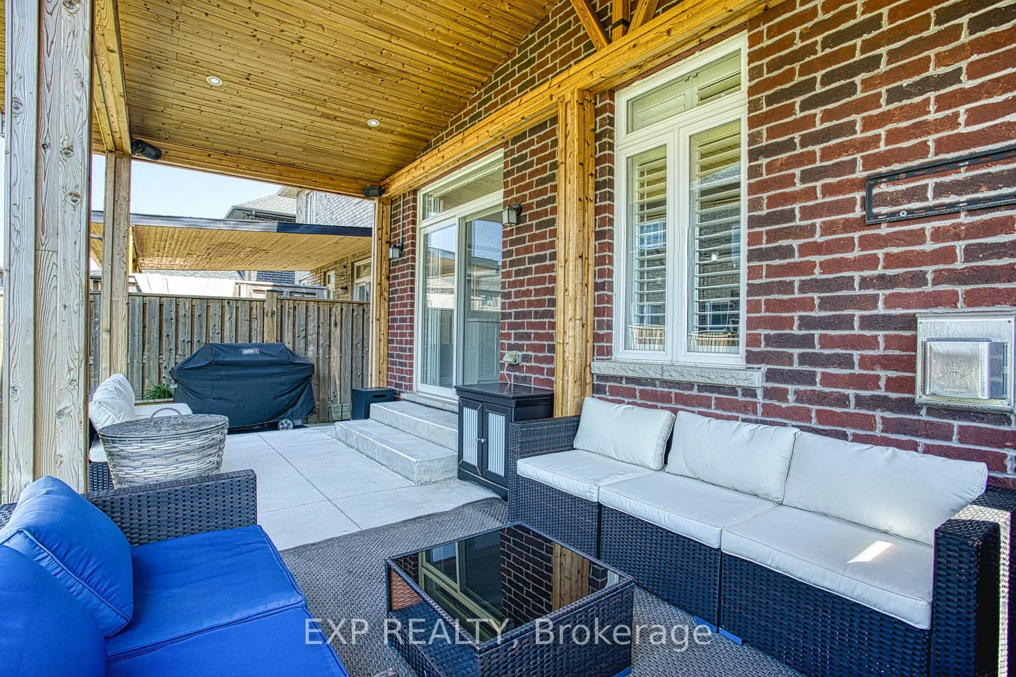 17 Narbonne Crescent