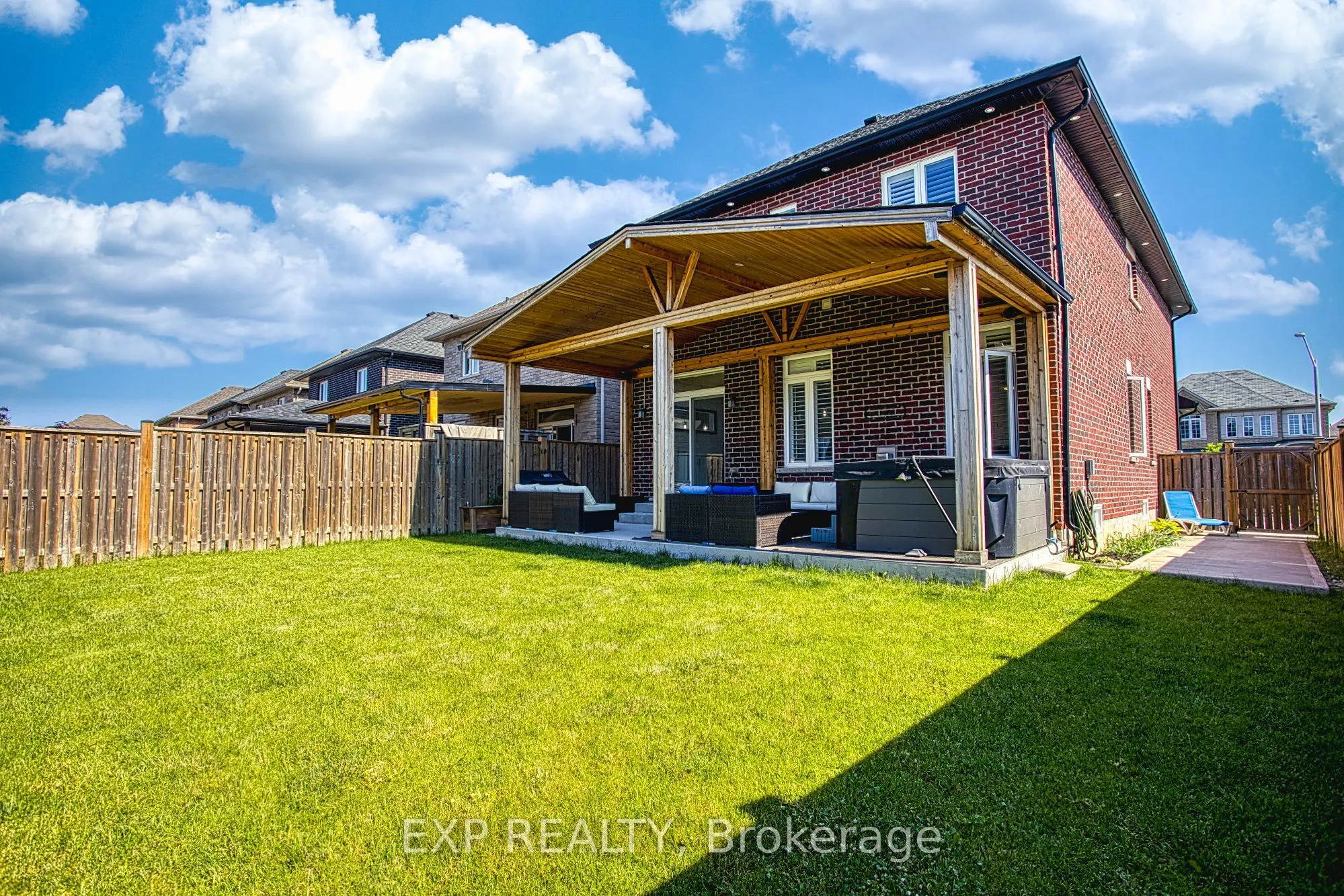 17 Narbonne Crescent