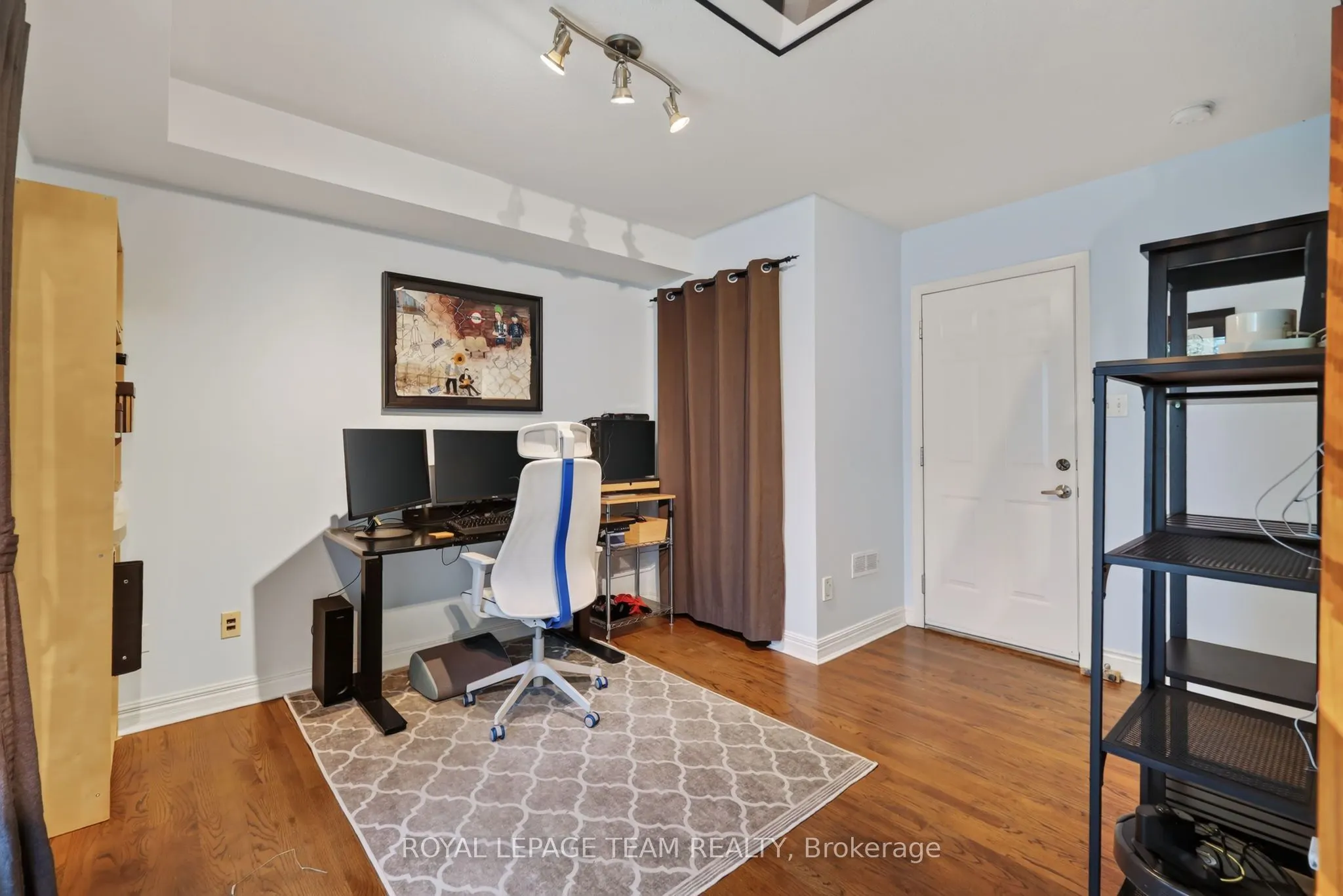 13 Robinson Avenue #11