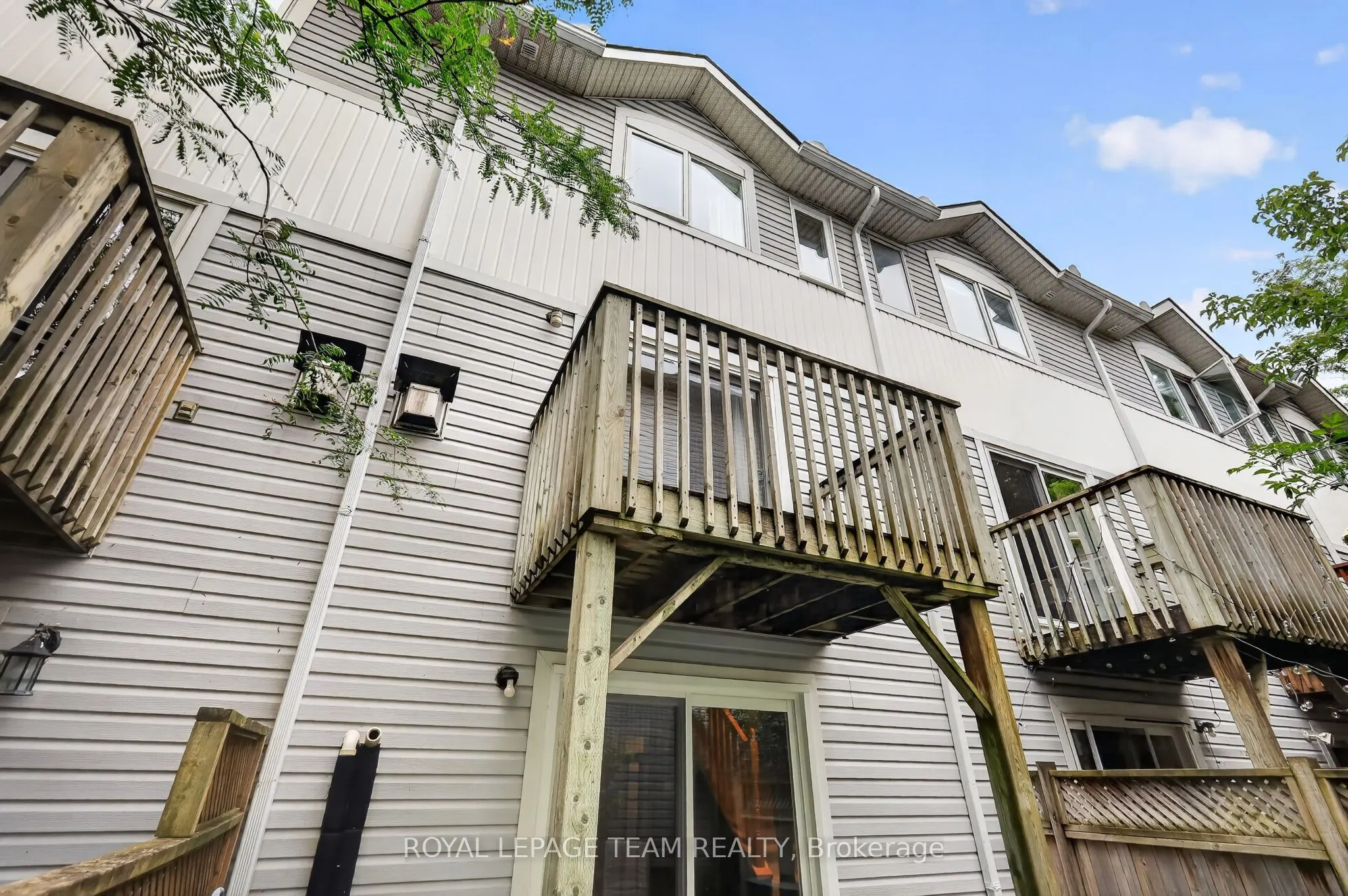 13 Robinson Avenue #11