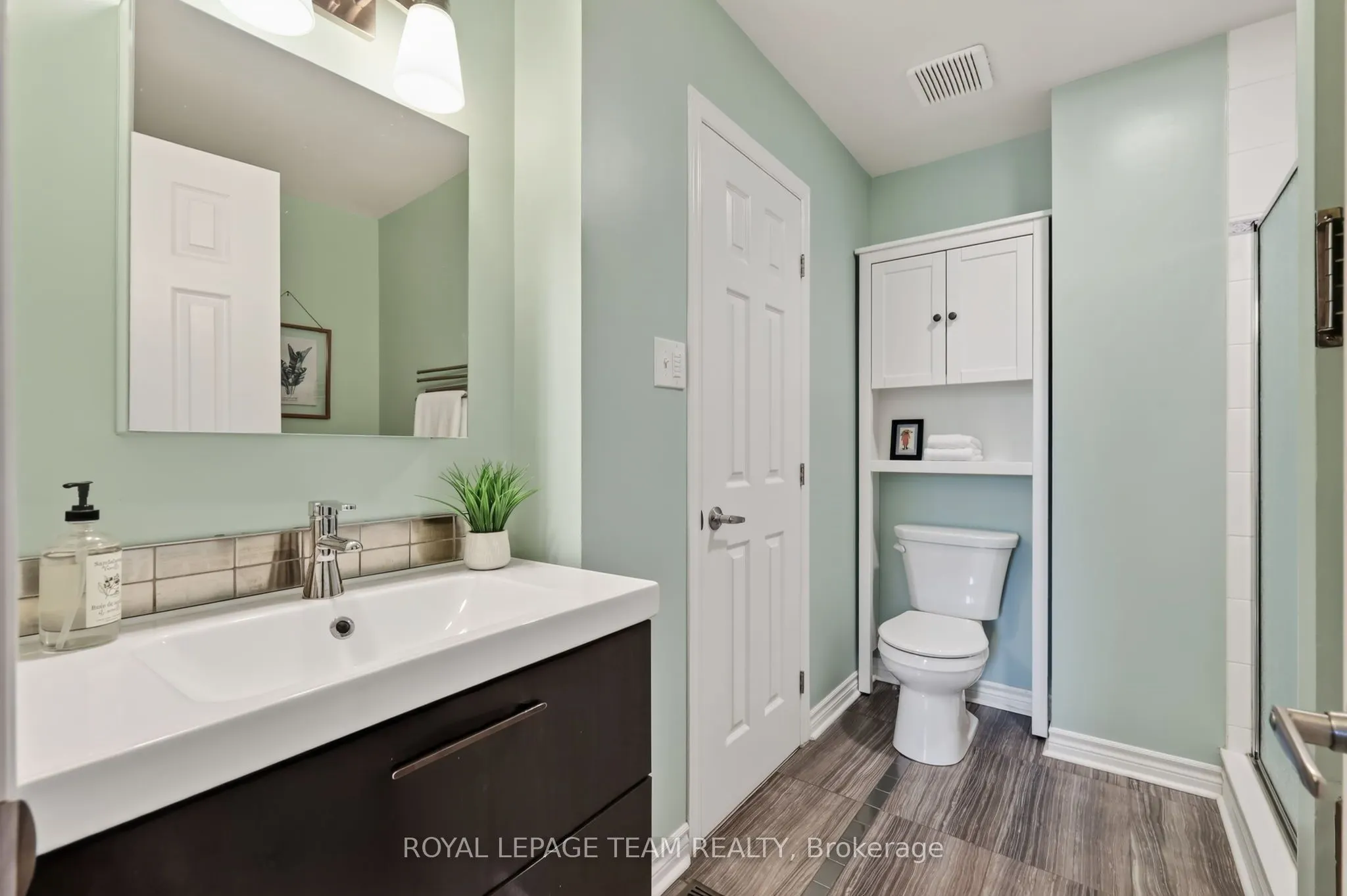 13 Robinson Avenue #11