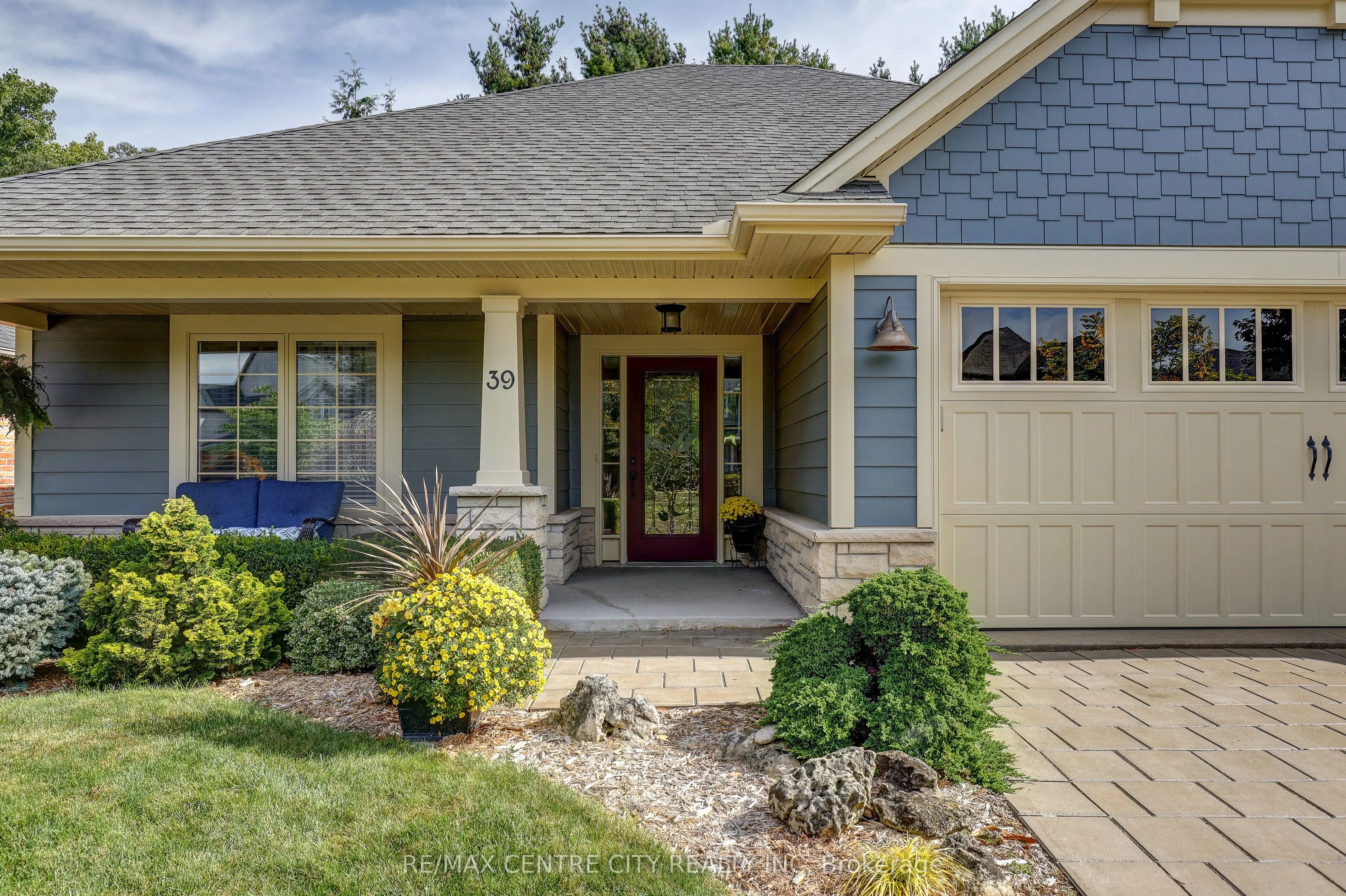 39 Hickory Lane