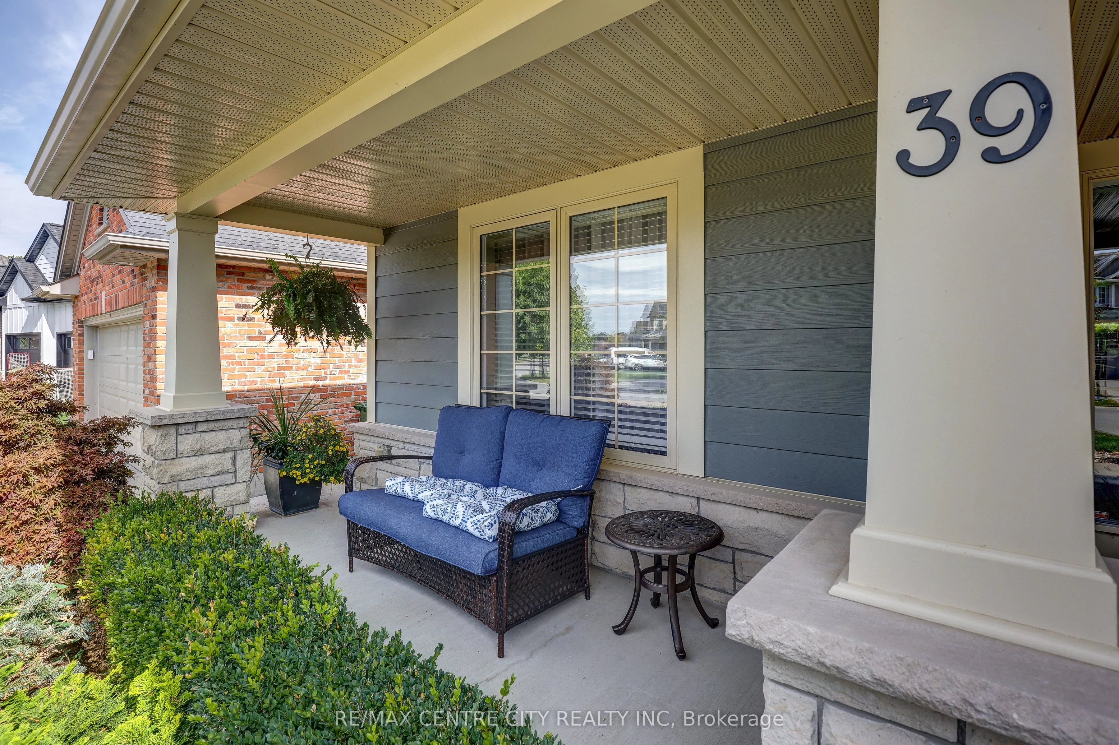 39 Hickory Lane