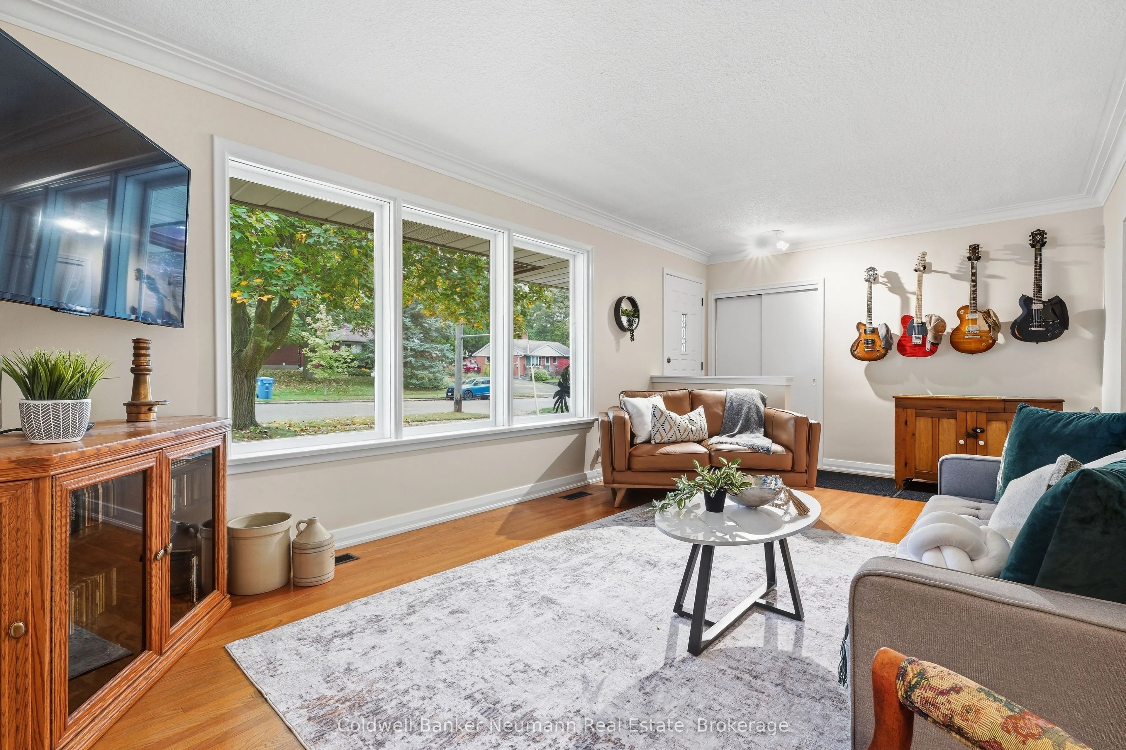 82 Knightswood Boulevard