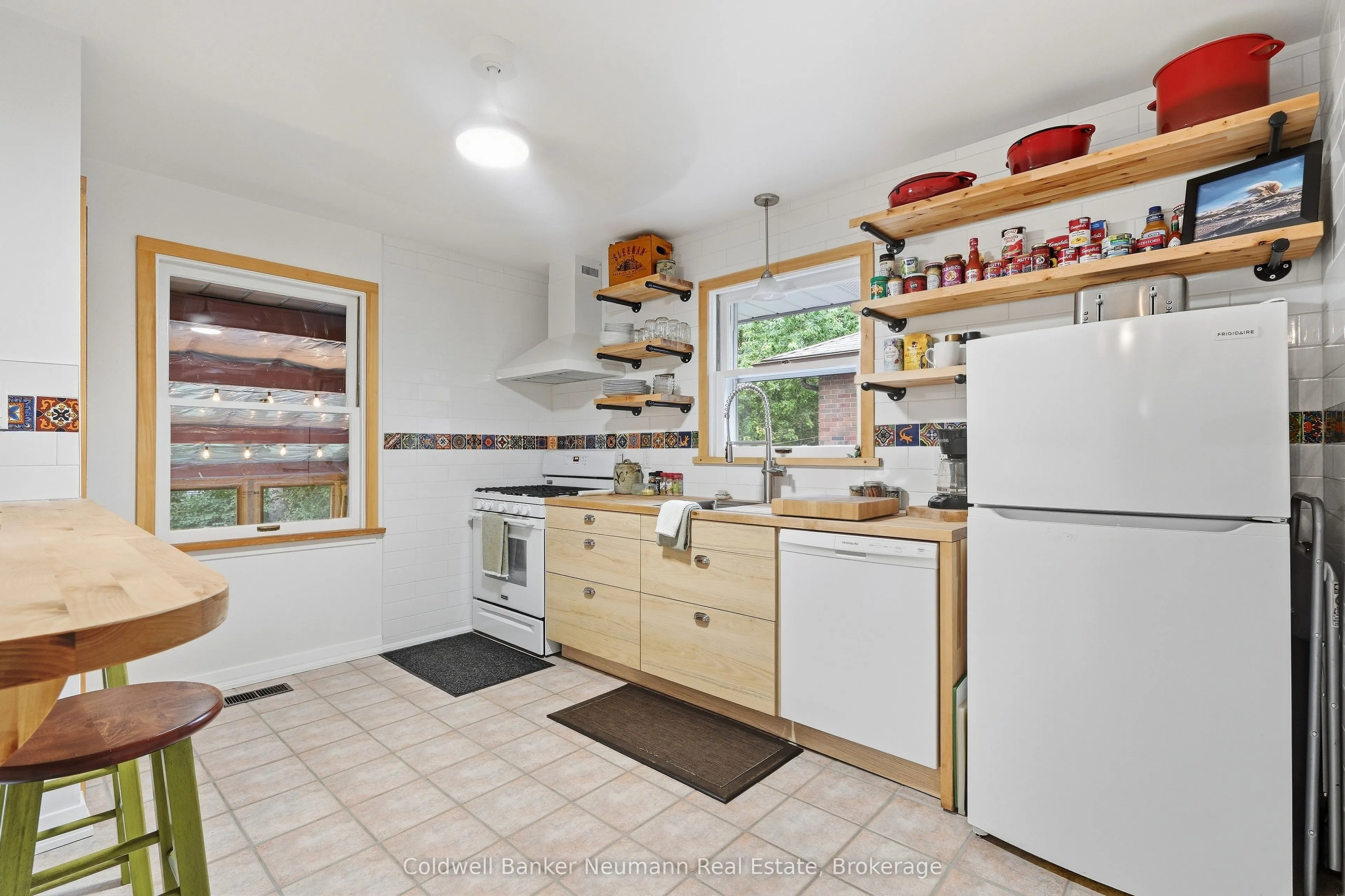 82 Knightswood Boulevard