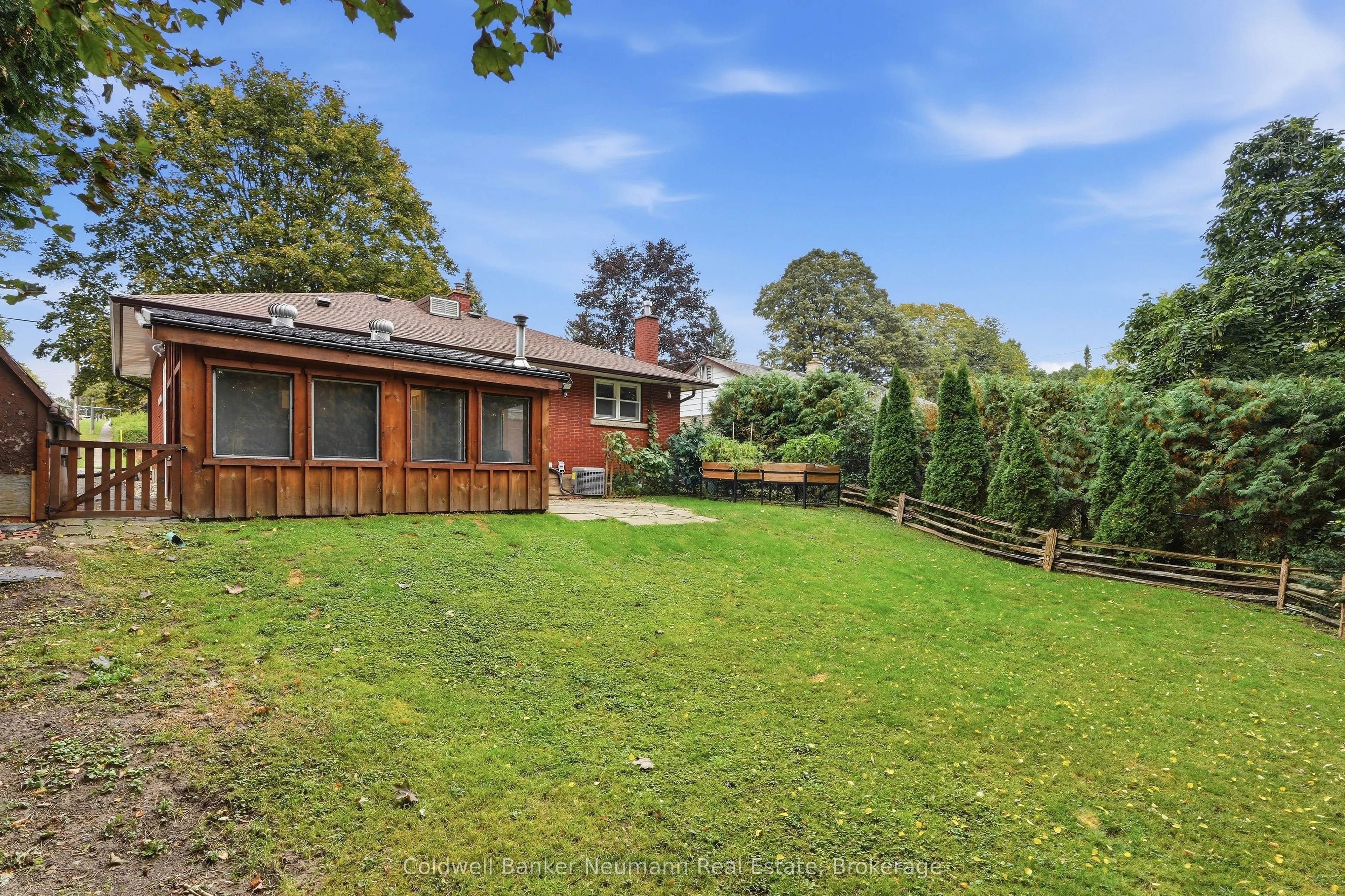 82 Knightswood Boulevard