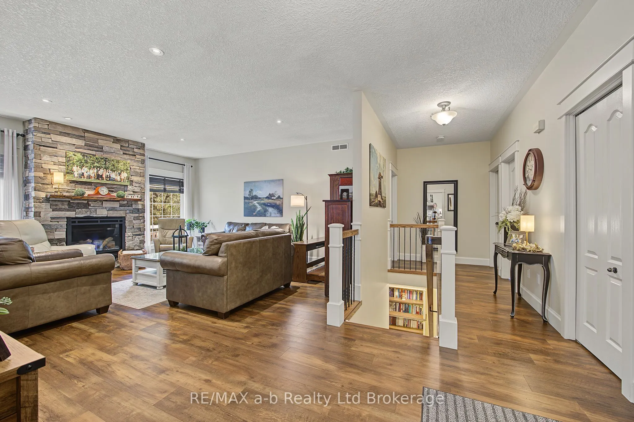 386087 Second Road