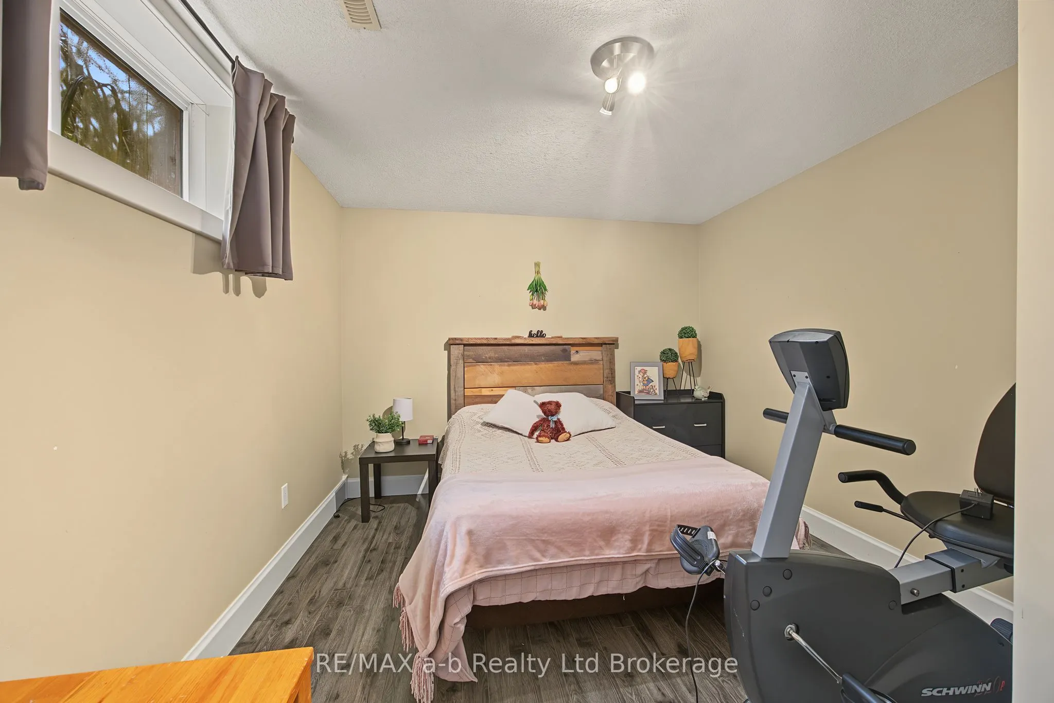 386087 Second Road